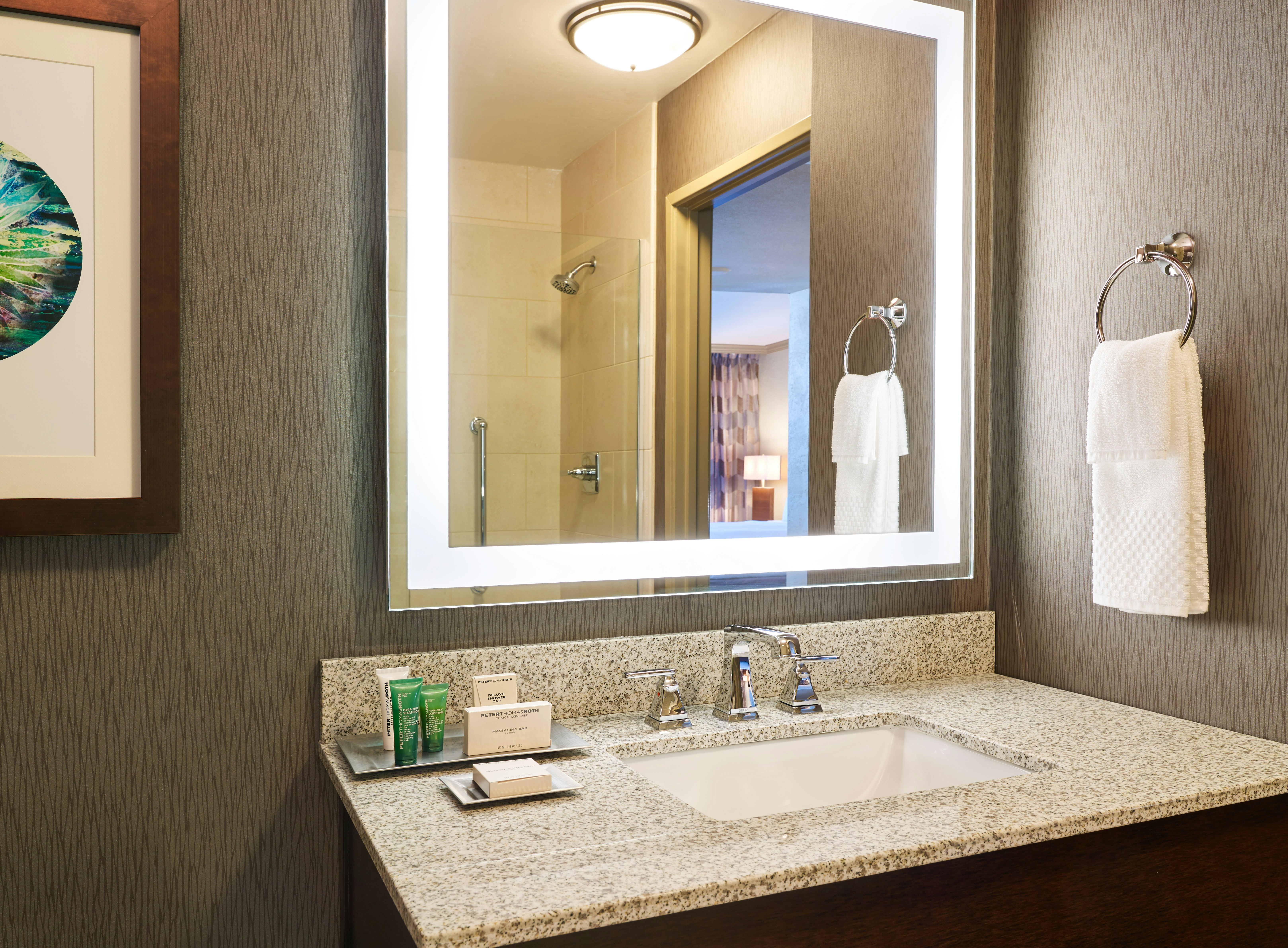 KING SUITE-ACACIA SPA POOL