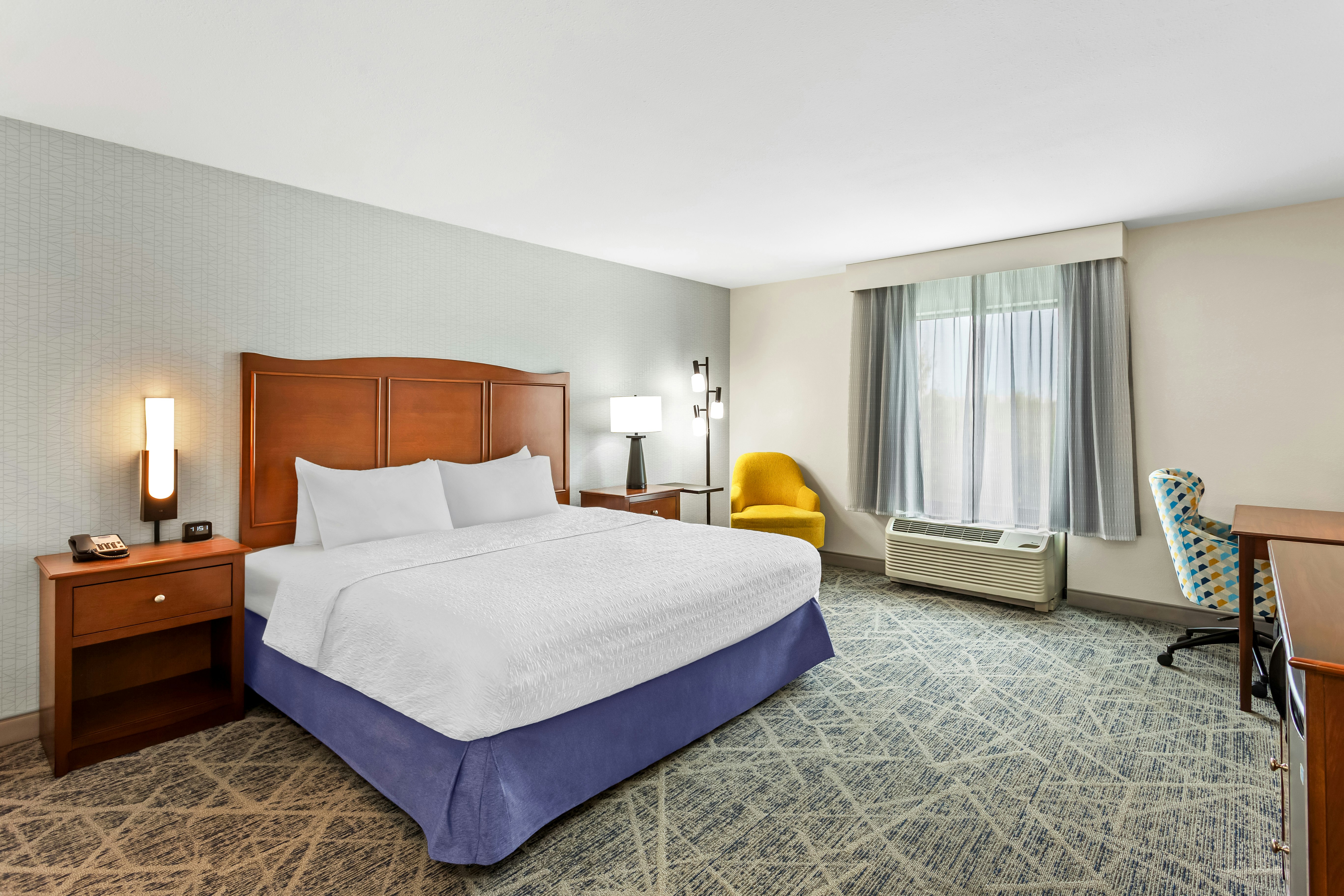 Hampton Inn-DeKalb (Near the University)