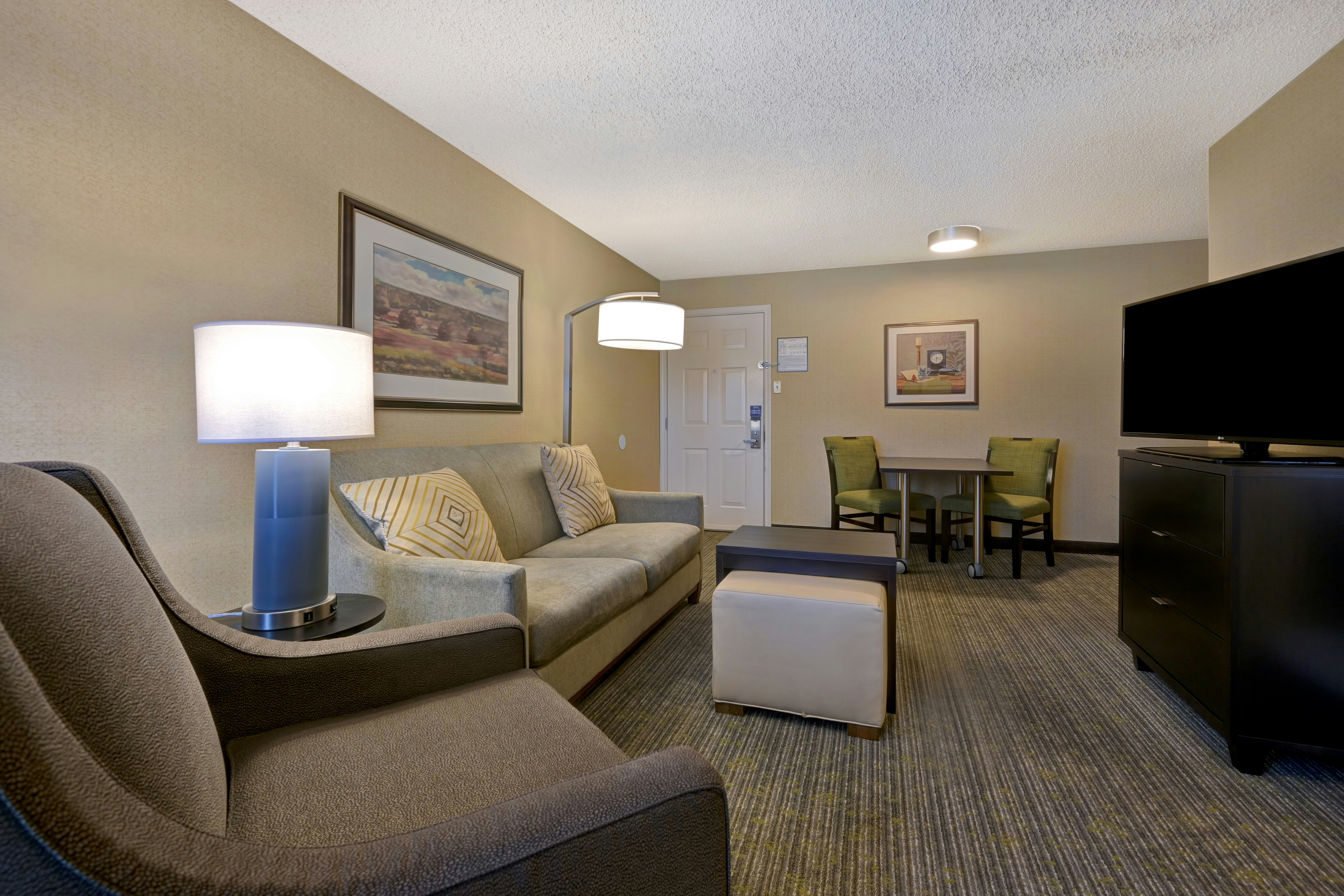 1 KING FIREPLACE SUITE