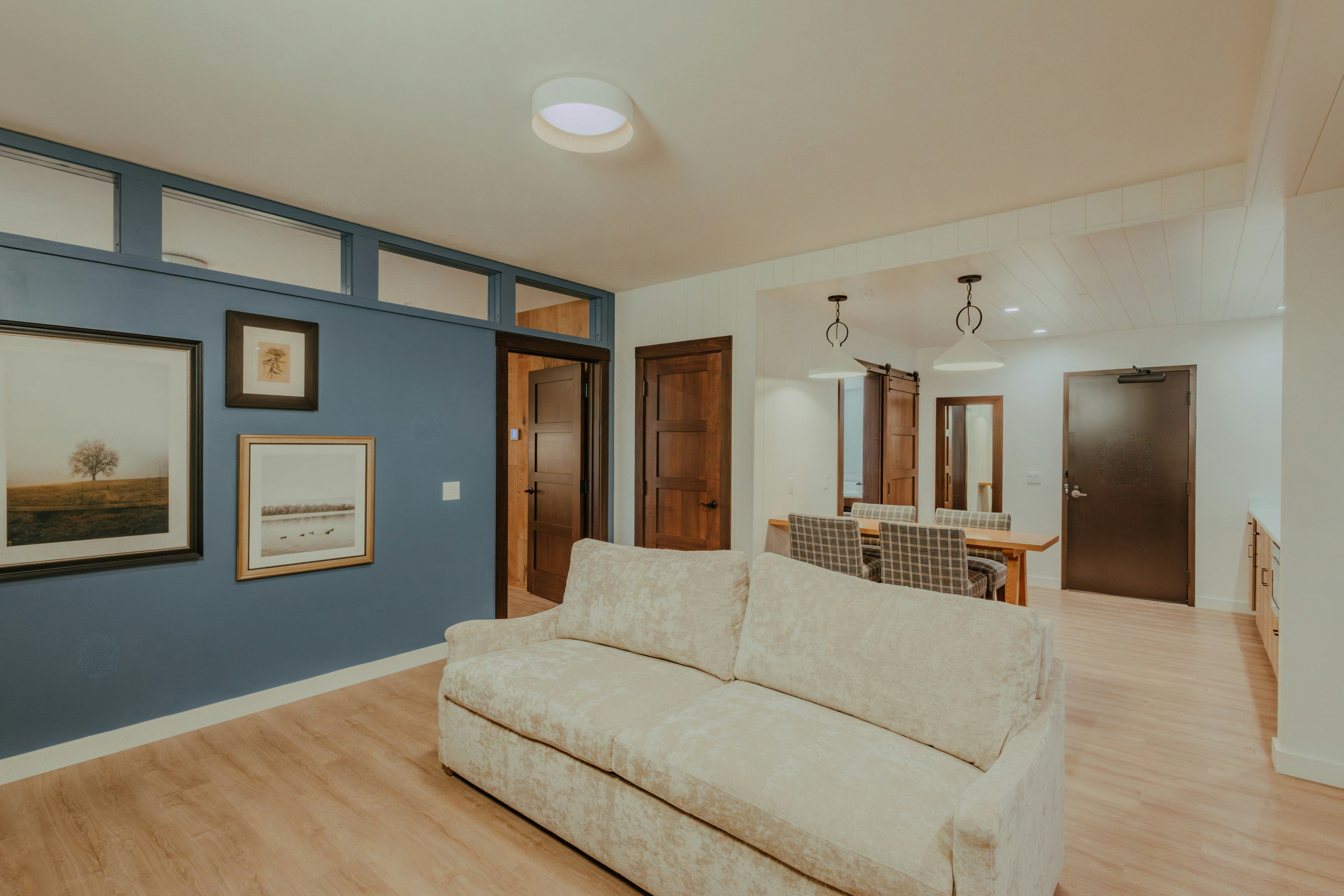 LODGE SUITE W/1 KING BED