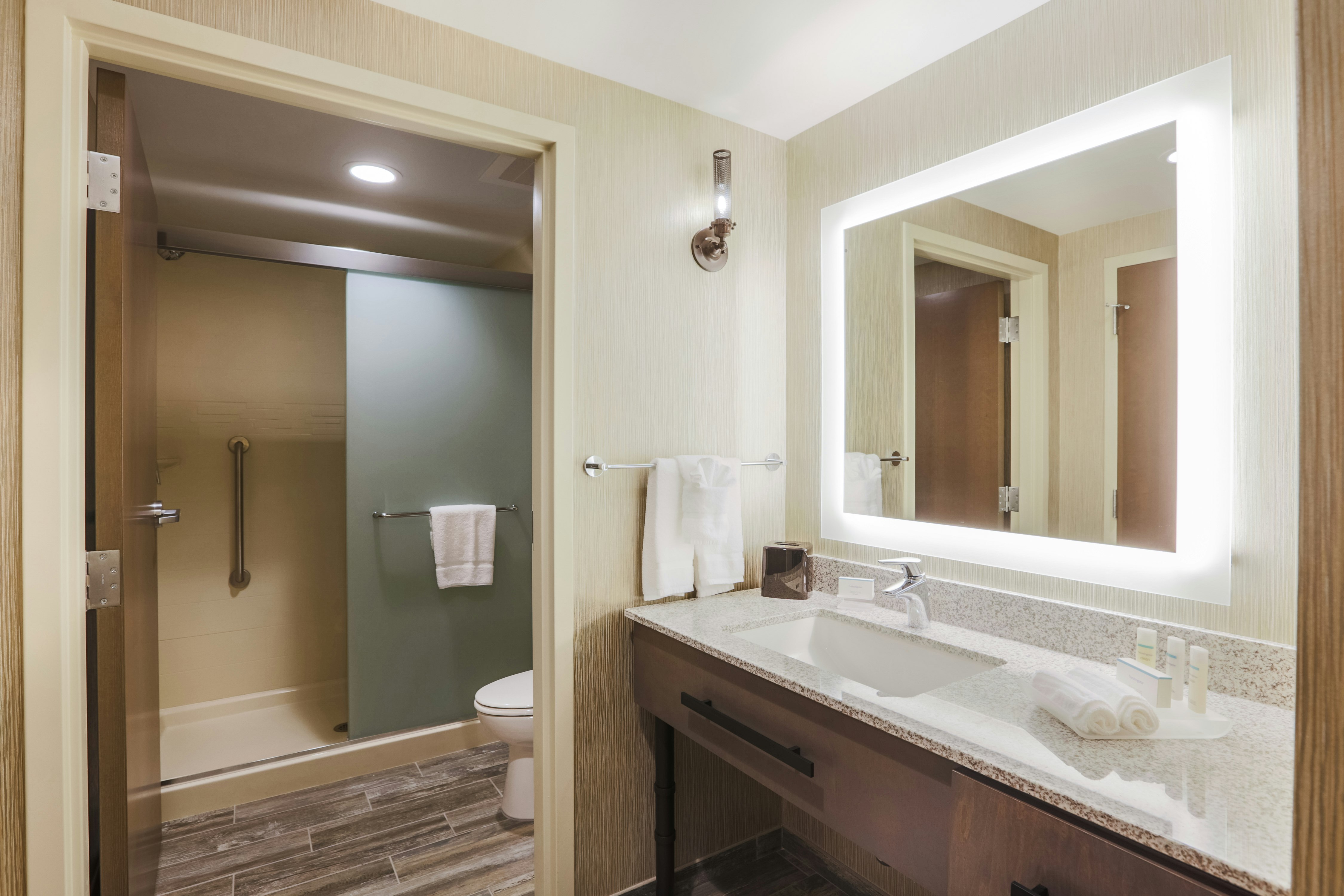 1 KING STUDIO PRM SUITE NS