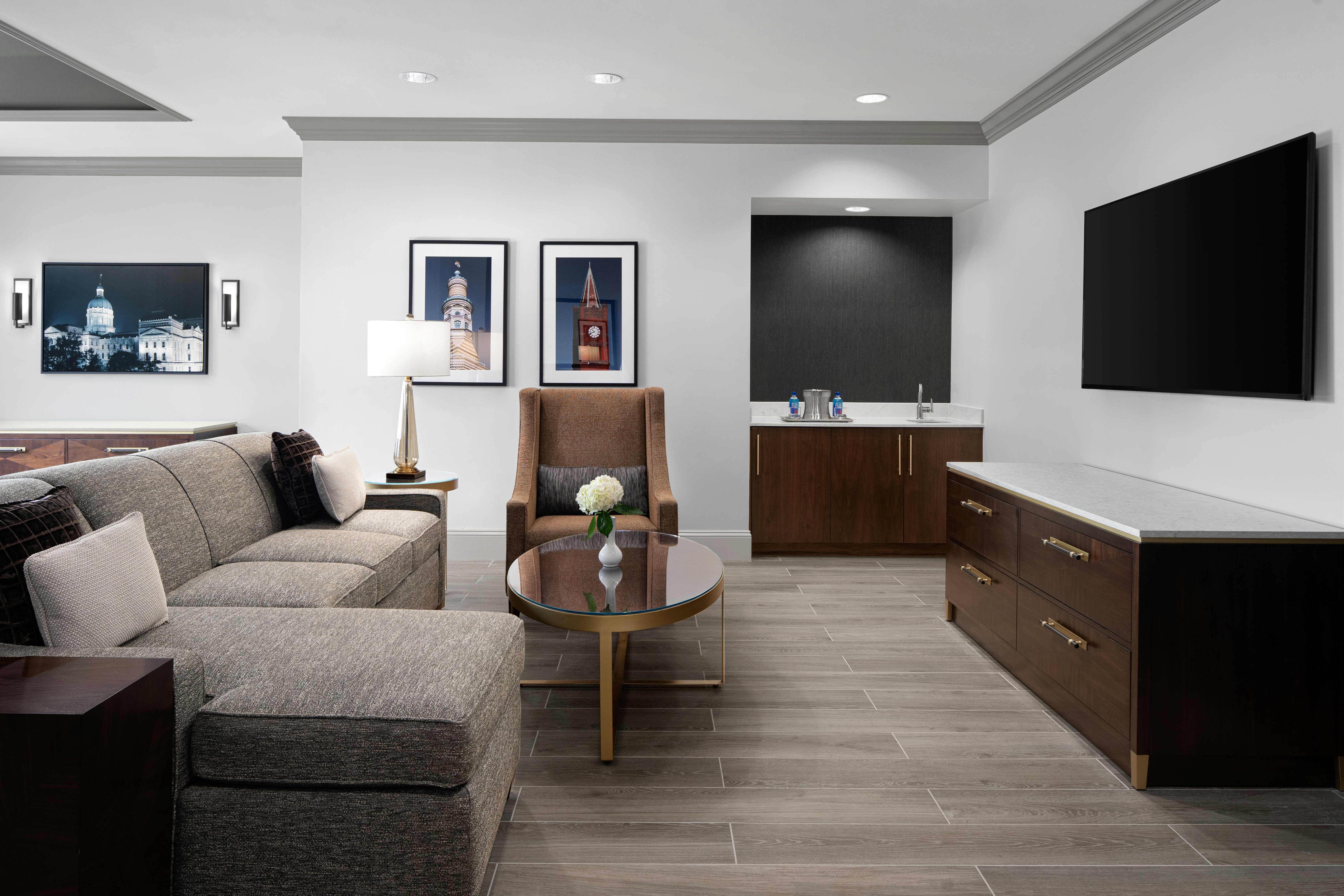 1 KING 1 BDRM PRES SUITE