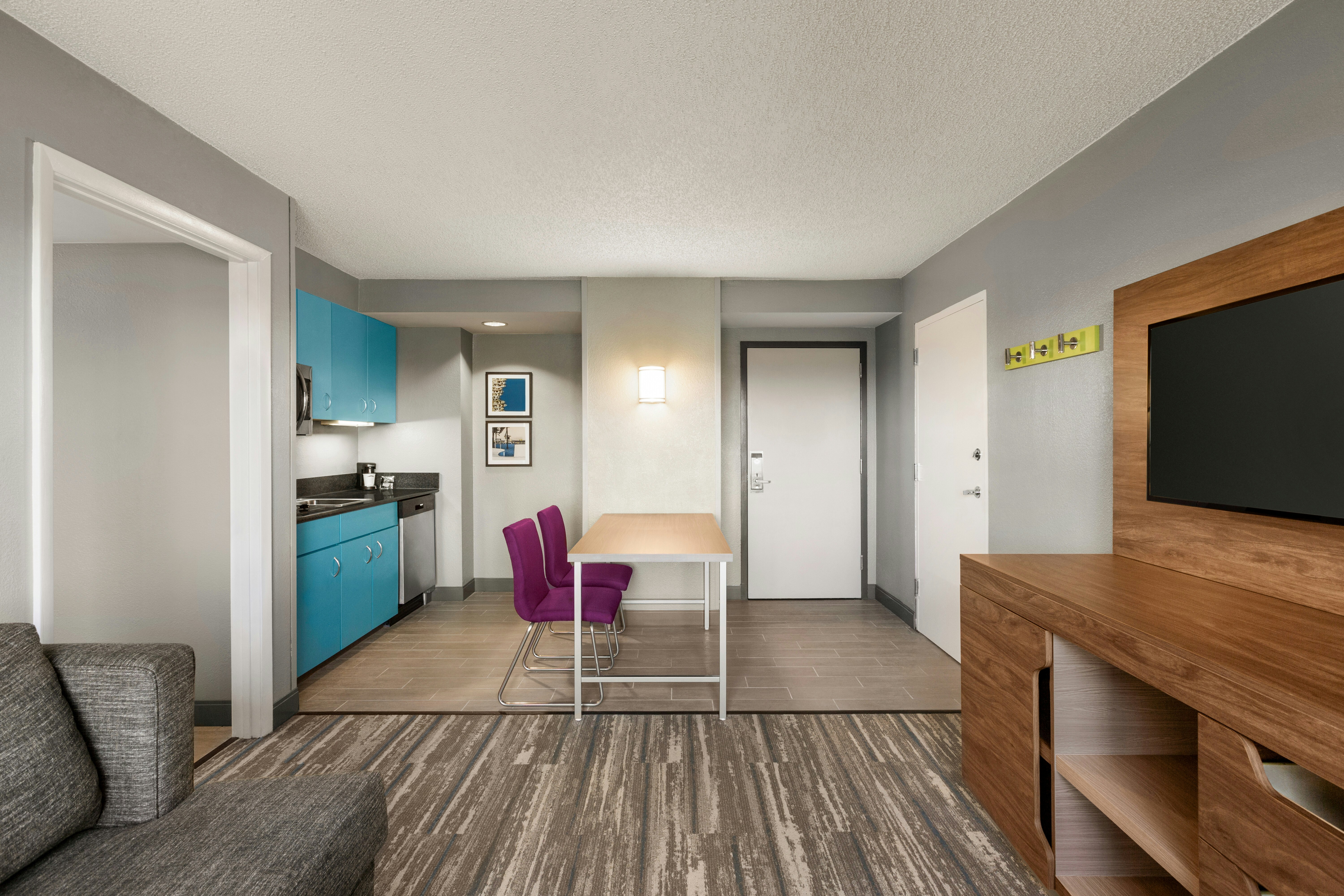 KING SUITE KITCHEN SOFABED
