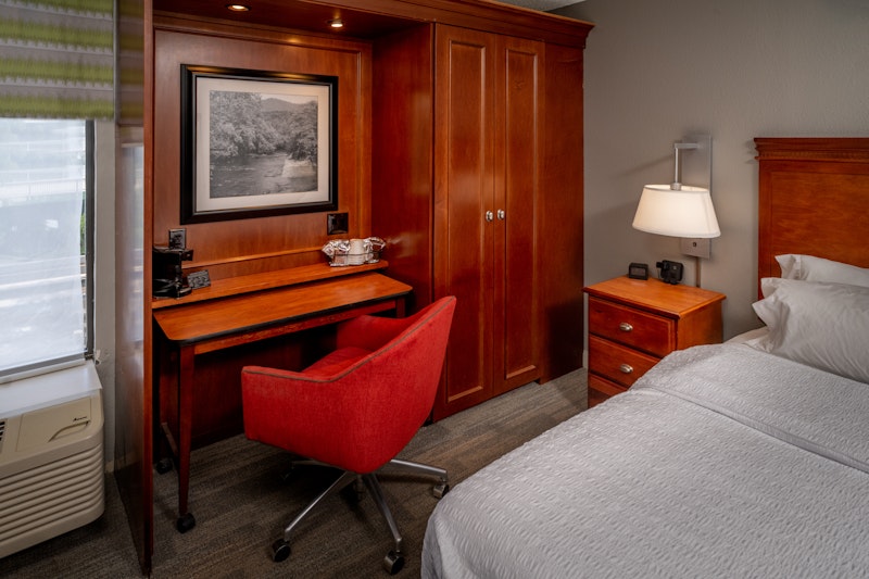 Hampton Inn Charleston-Downtown (Civic Center)