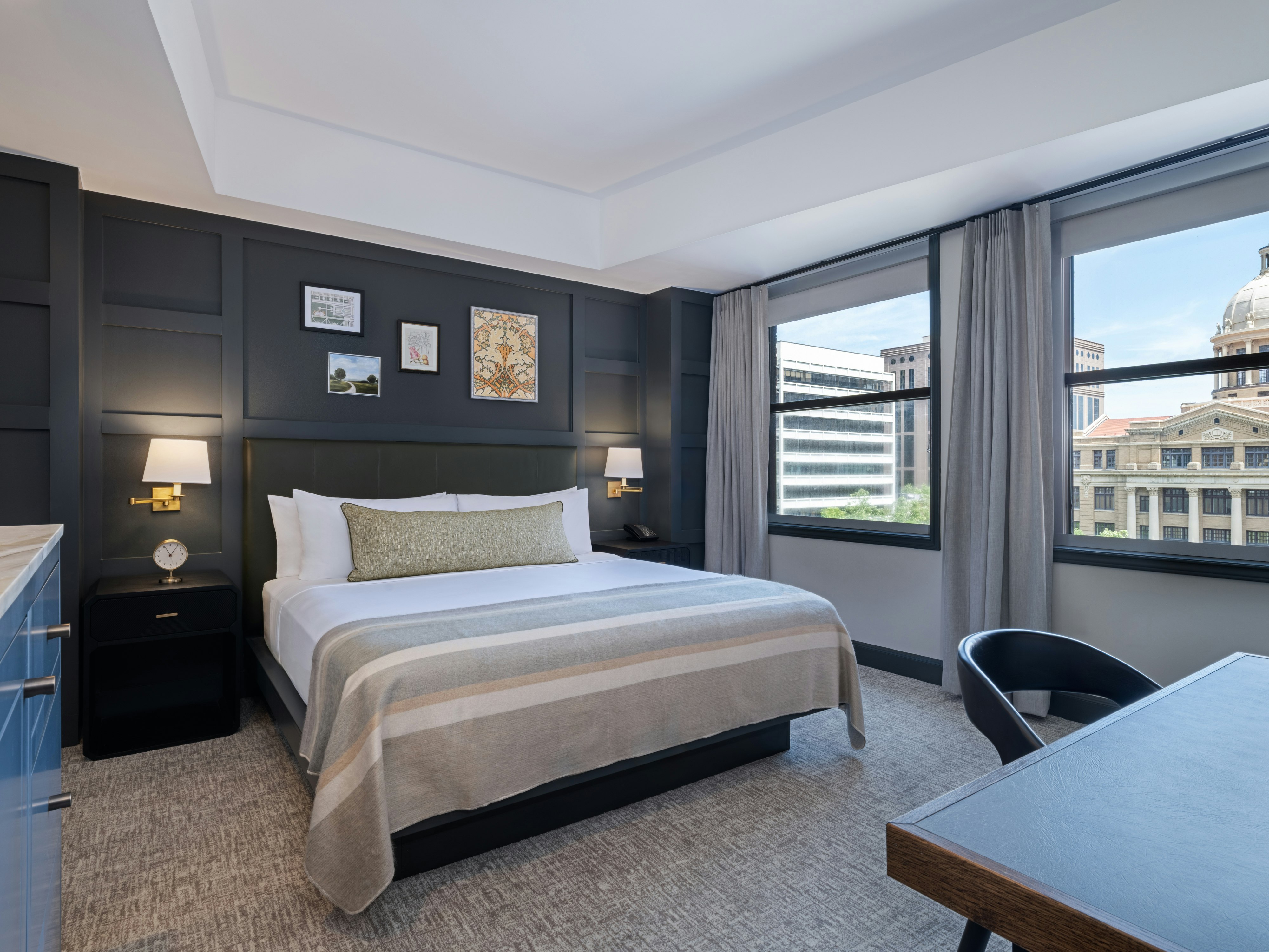 1 KING BED