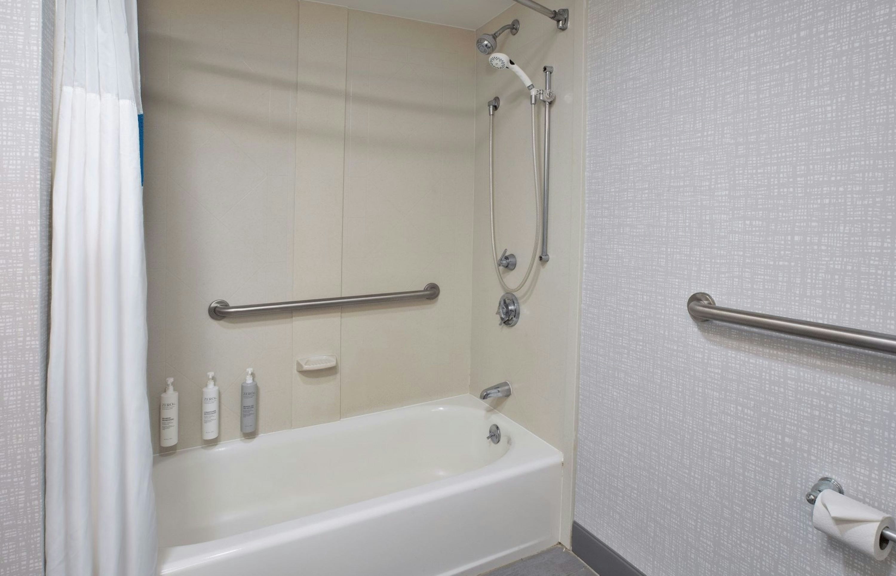 1 KNG ACCESSIBLE TUB NS