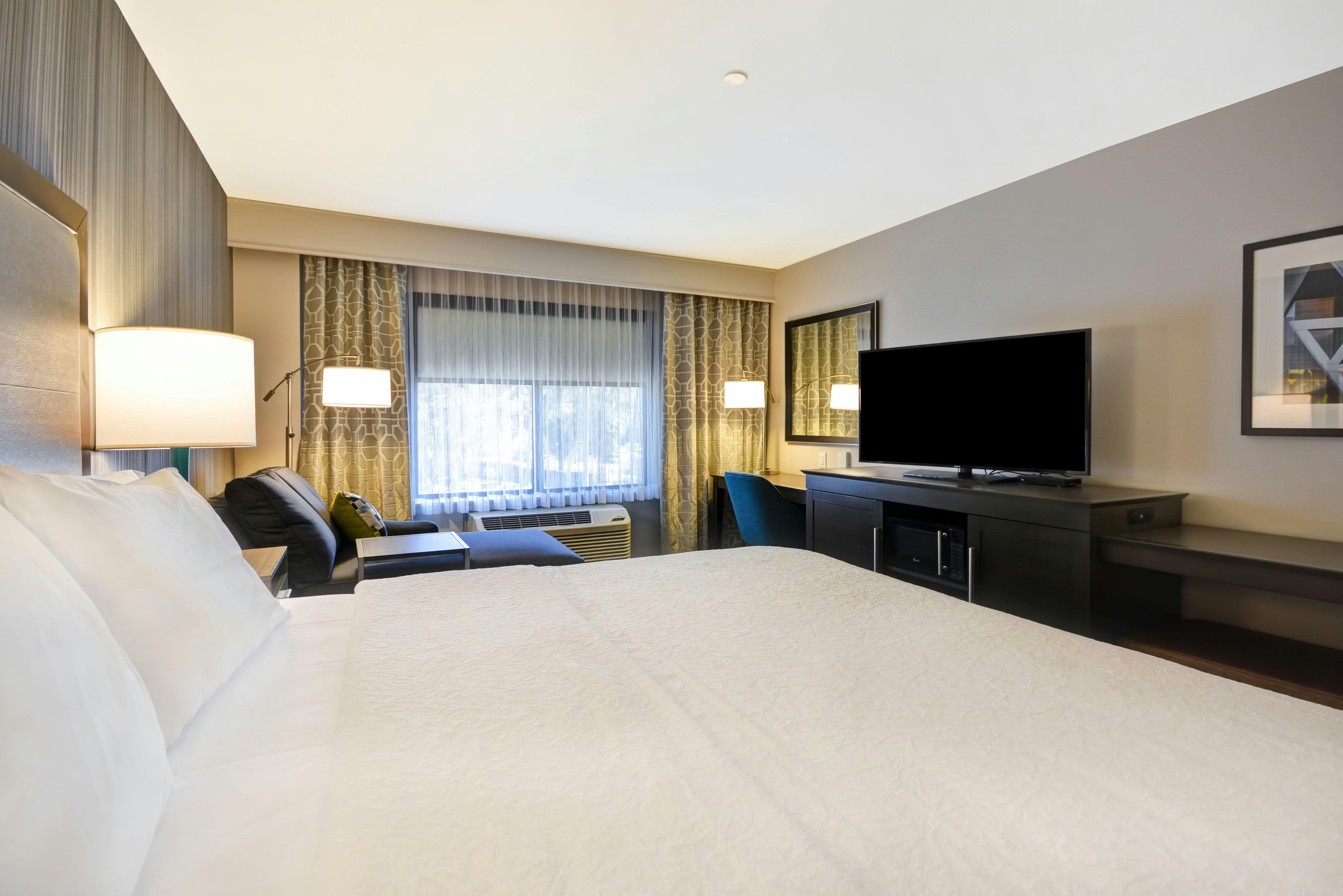 Hampton Inn and Suites Los Angeles Burbank Airport