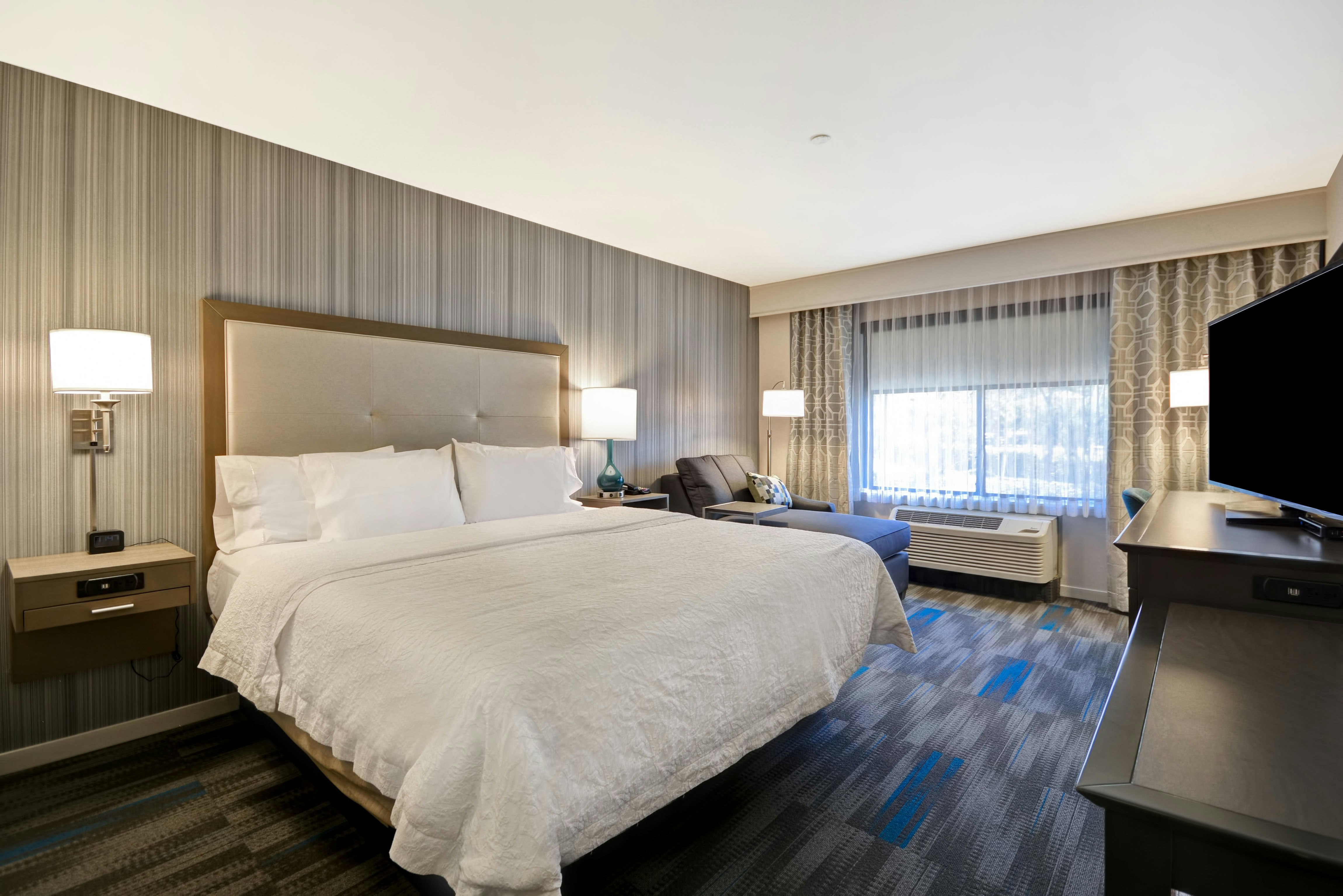 Hampton Inn and Suites Los Angeles Burbank Airport