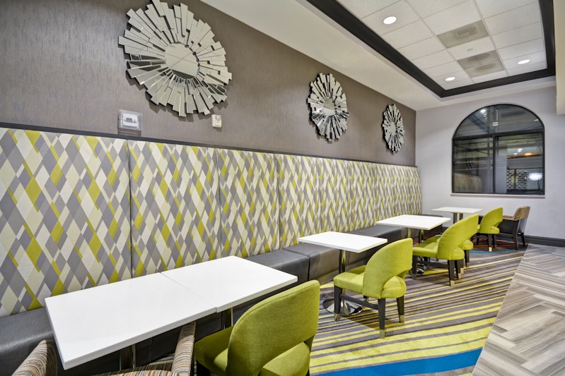 Hampton Inn and Suites Los Angeles Burbank Airport
