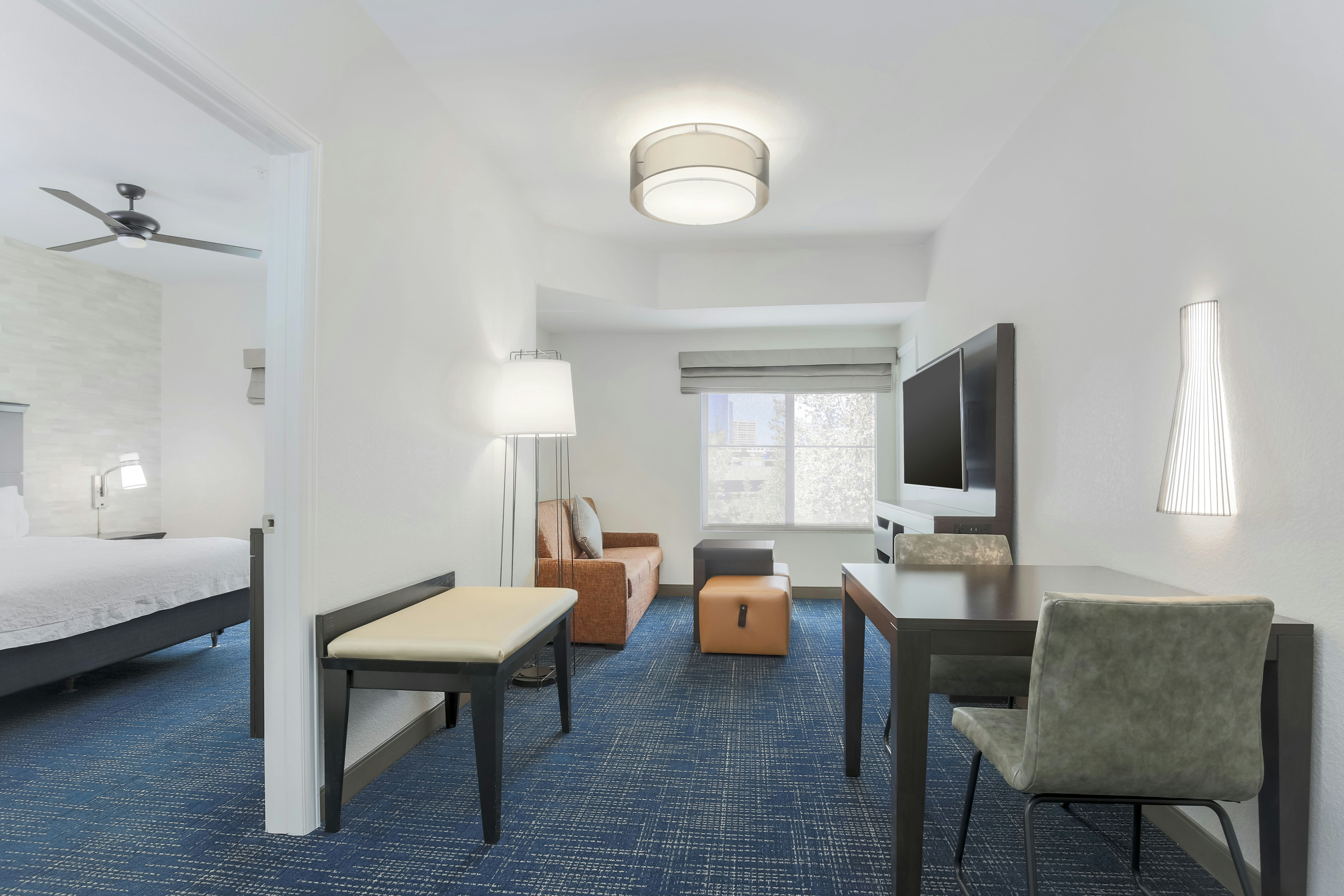 1KG 1 BDRM SUITE W/KITCHEN