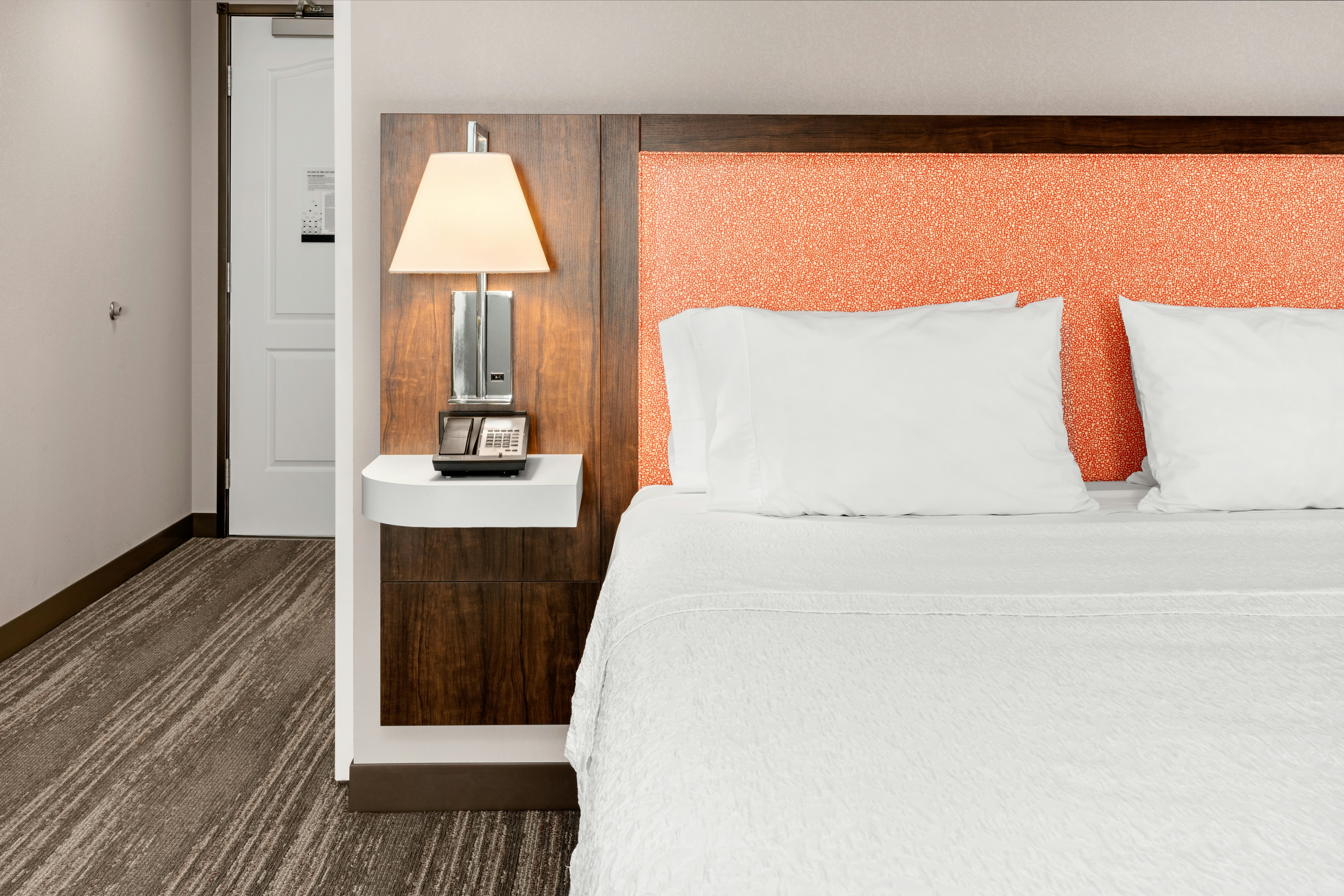1 KING BED NONSMOKING