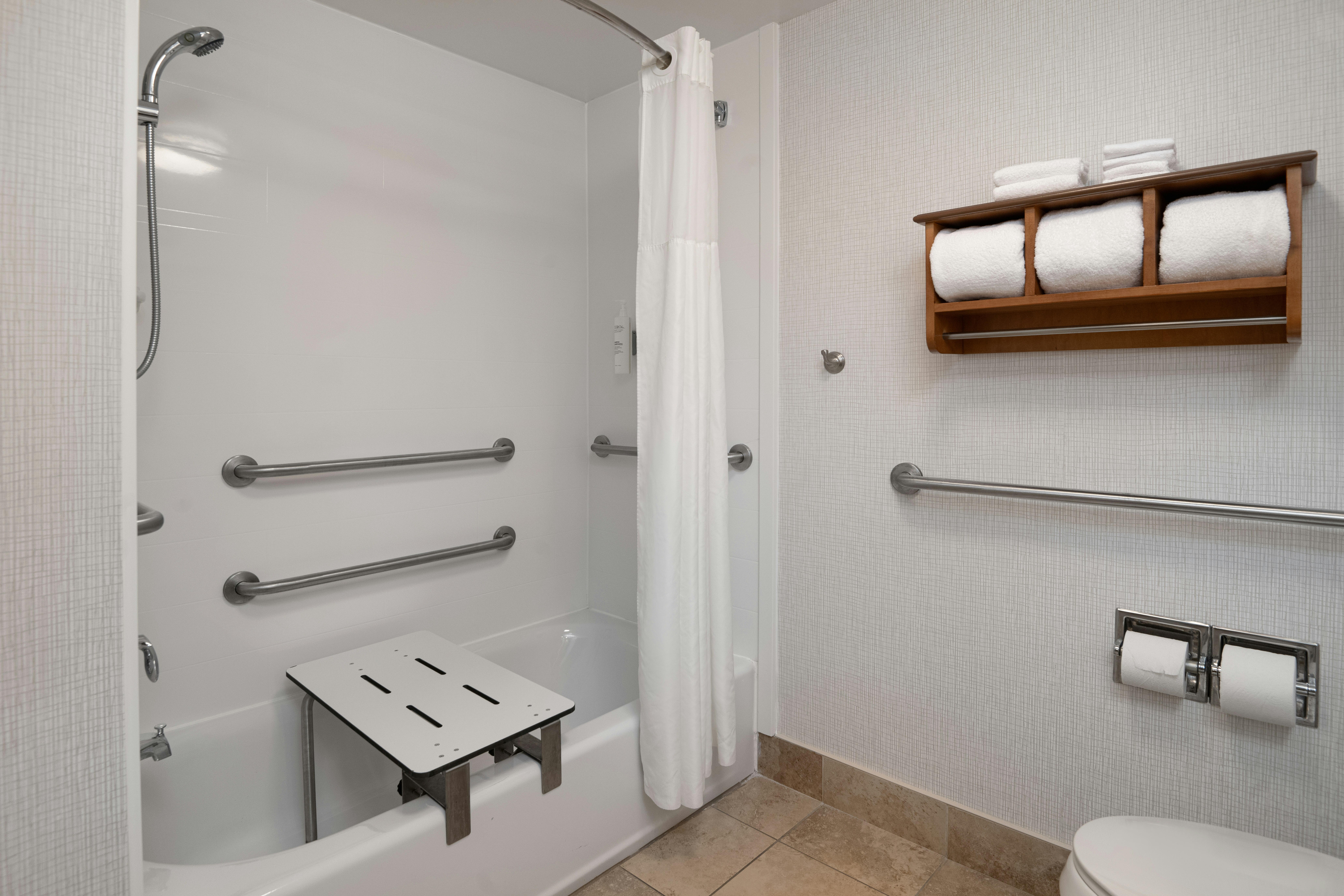 2 DBL ACCESSIBLE W/TUB NS