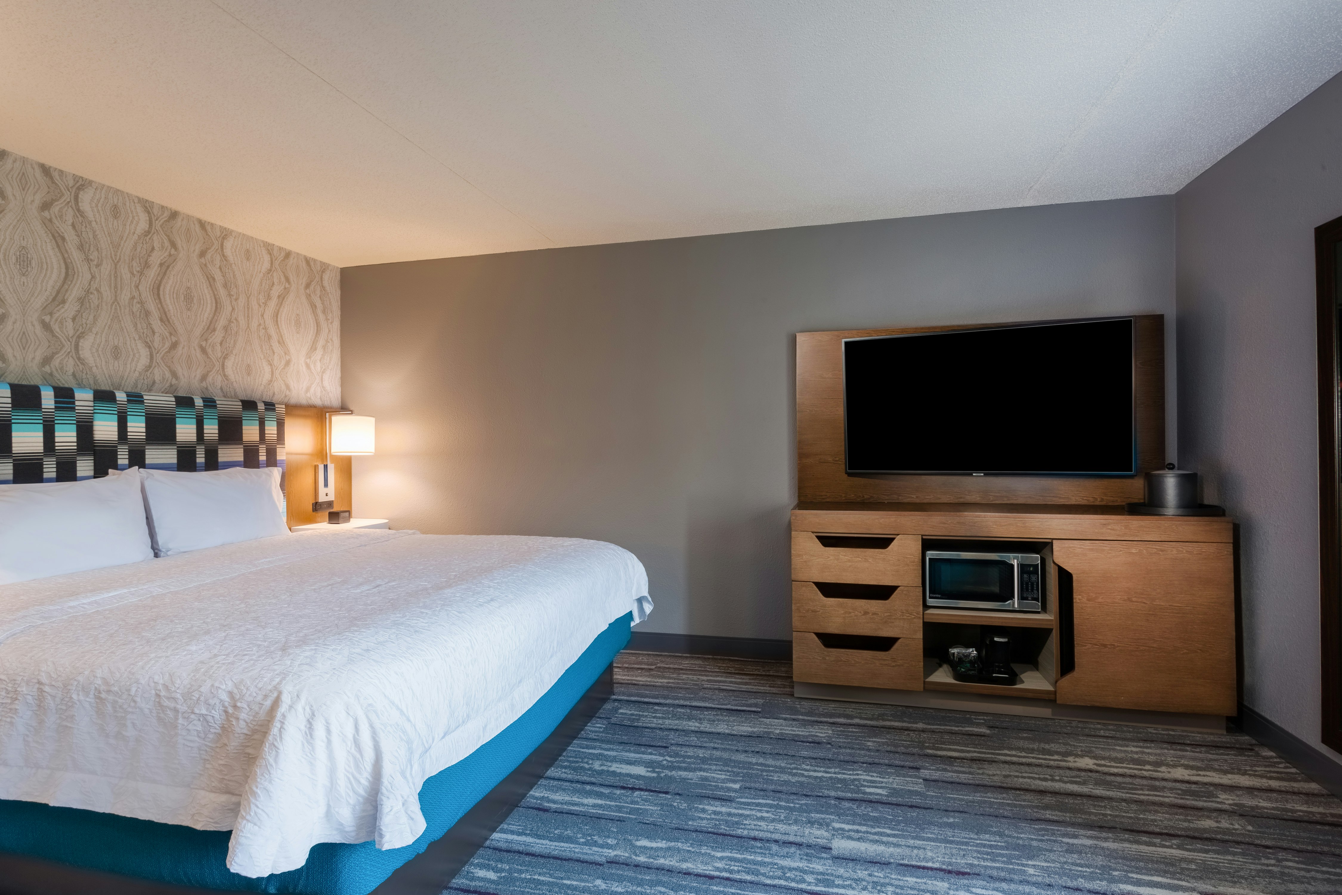 Hampton Inn & Suites Herndon-Reston