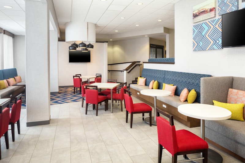 Hampton Inn & Suites Parker