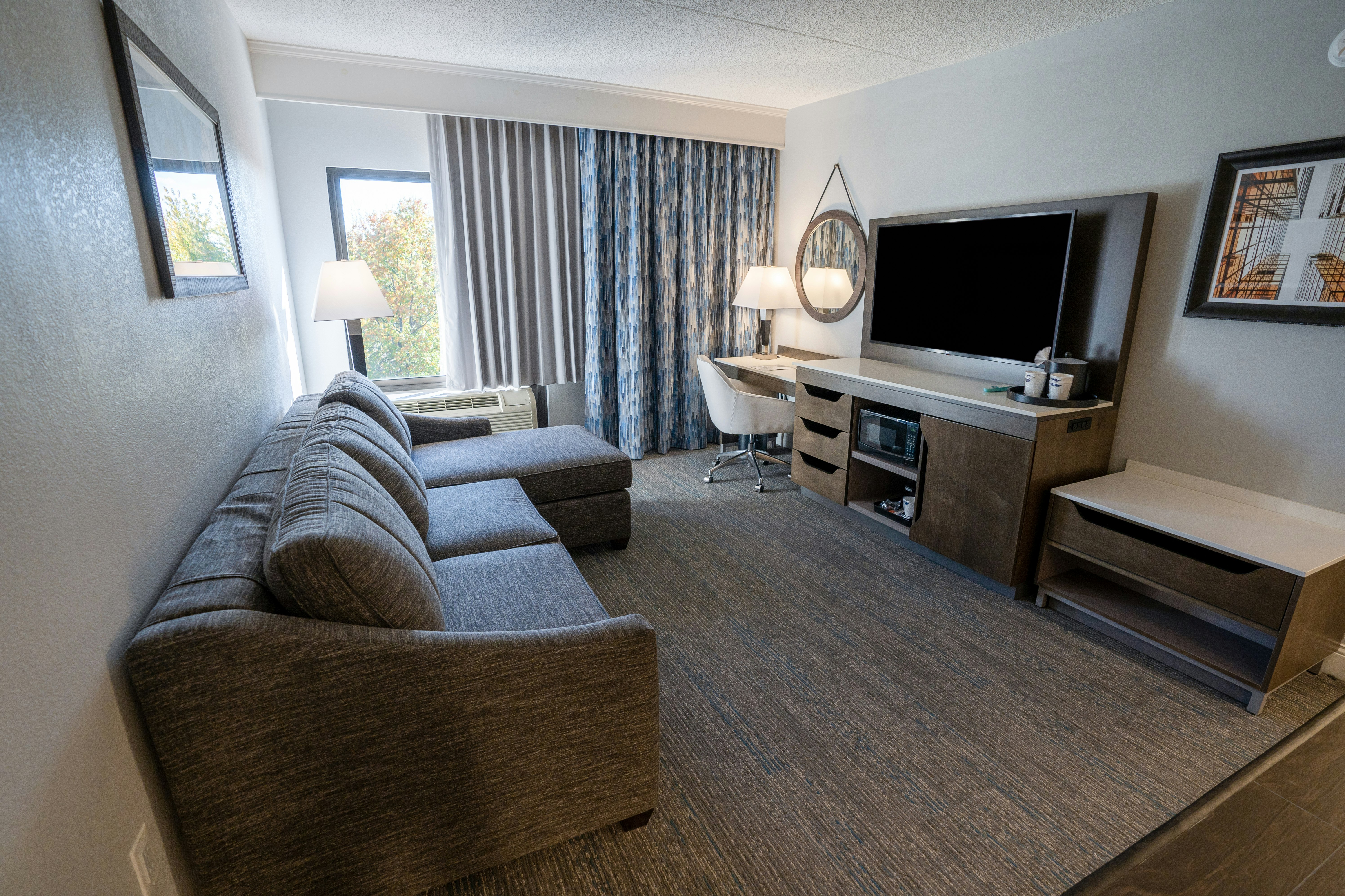 1 KING BED KITCHEN SUITE