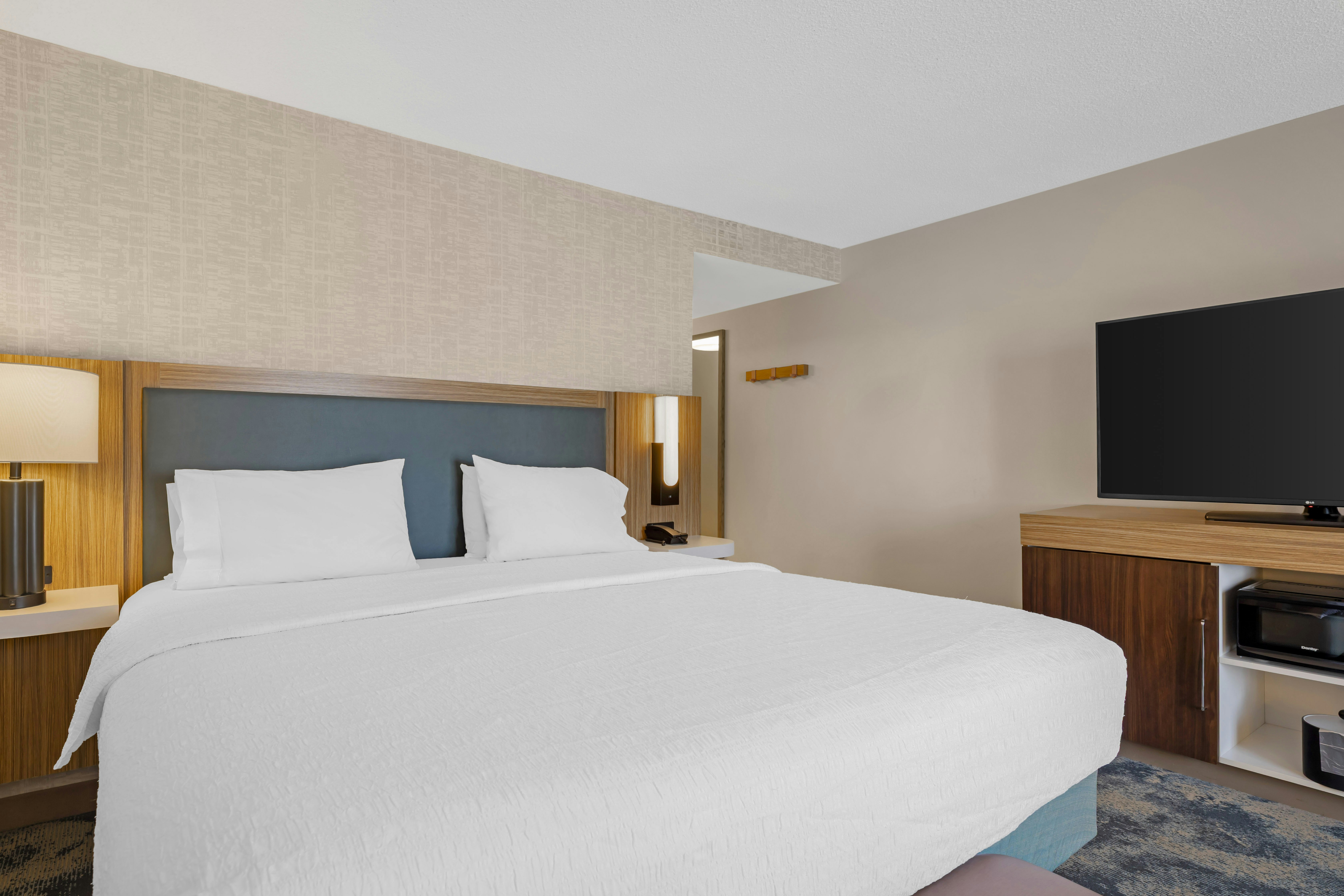 Hampton Inn & Suites Plymouth