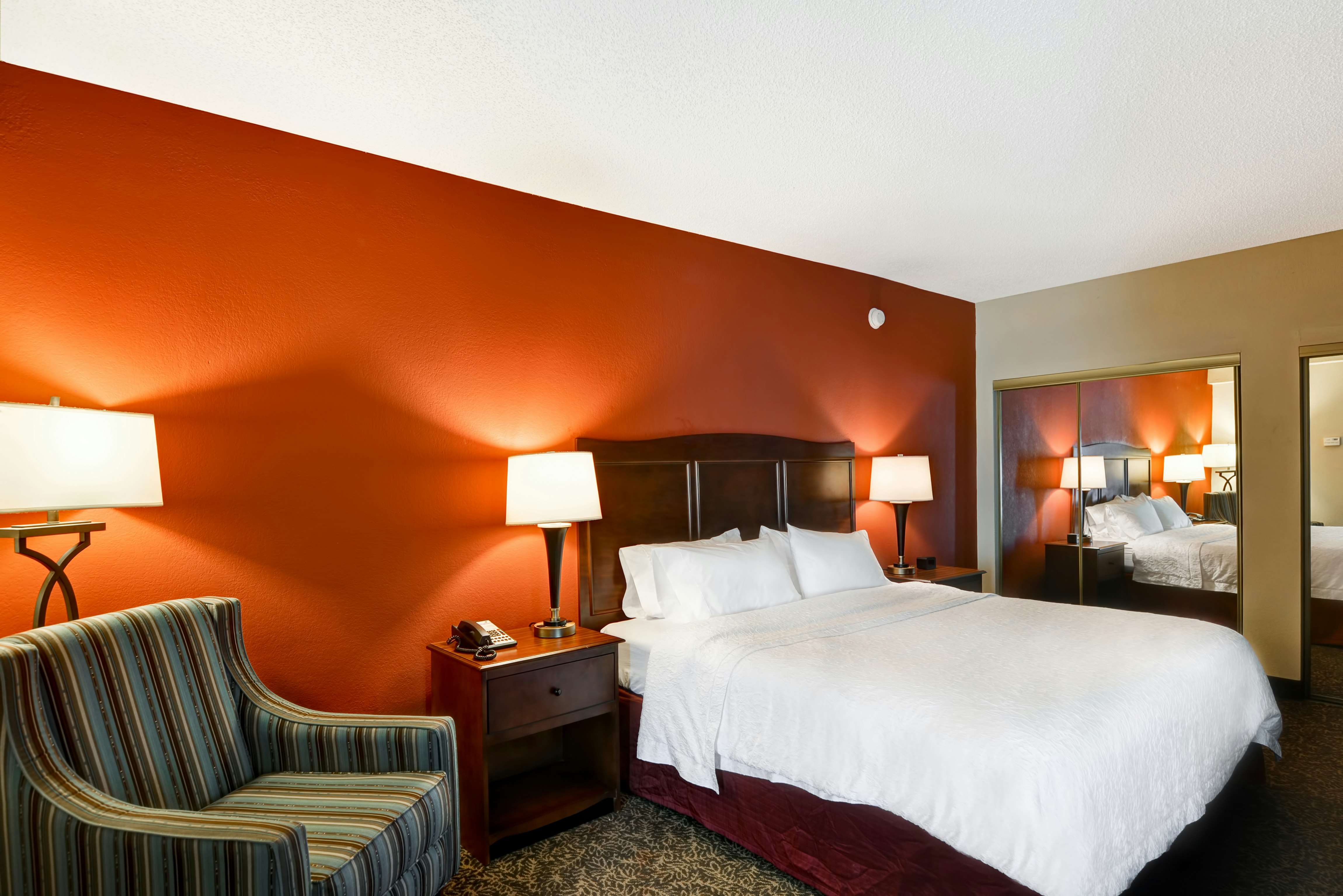 1 KING SUITE NONSMOKING