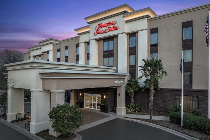 Hampton Inn & Suites Clinton – I-26
