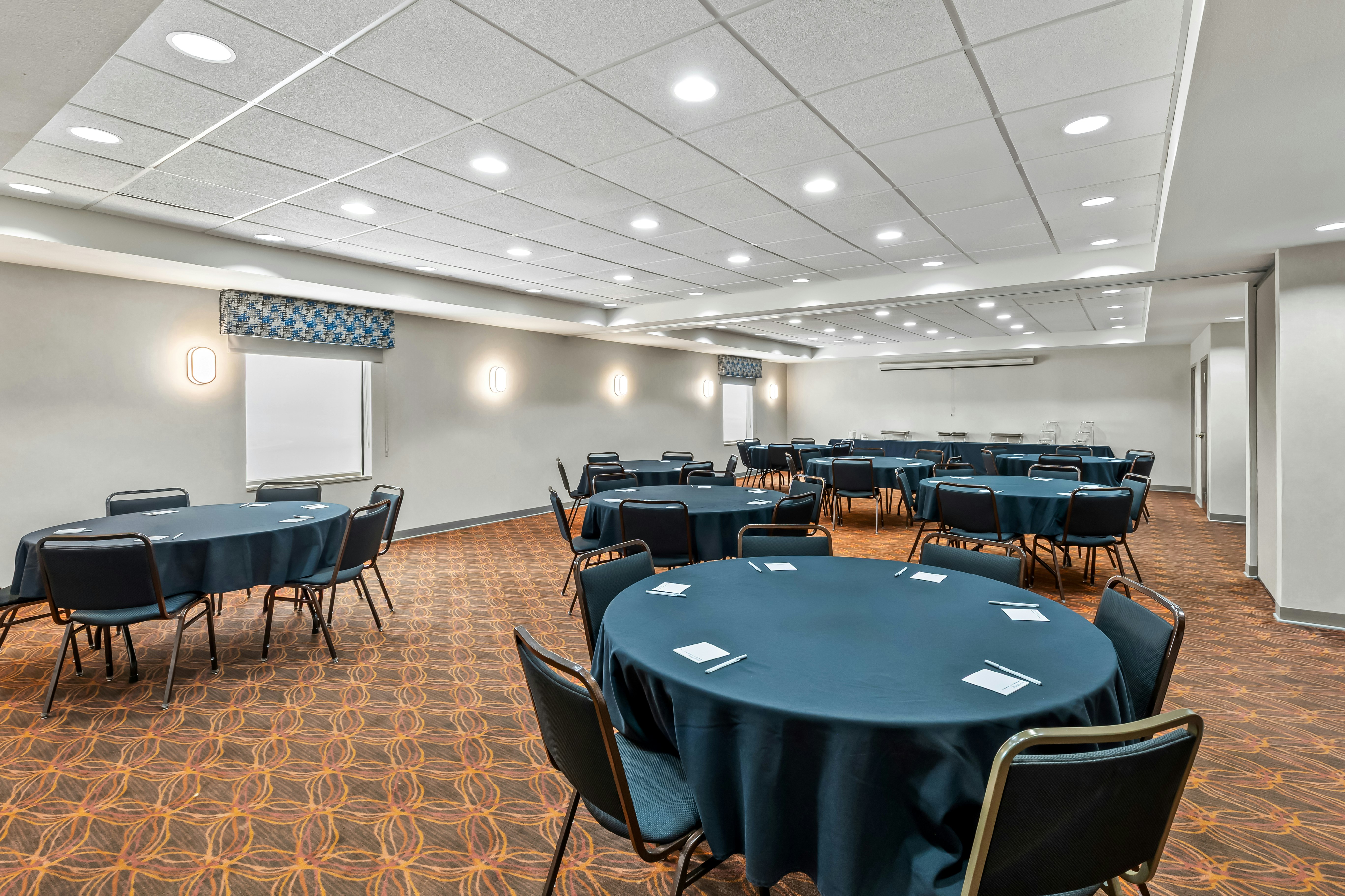 Hampton Inn & Suites Grove City
