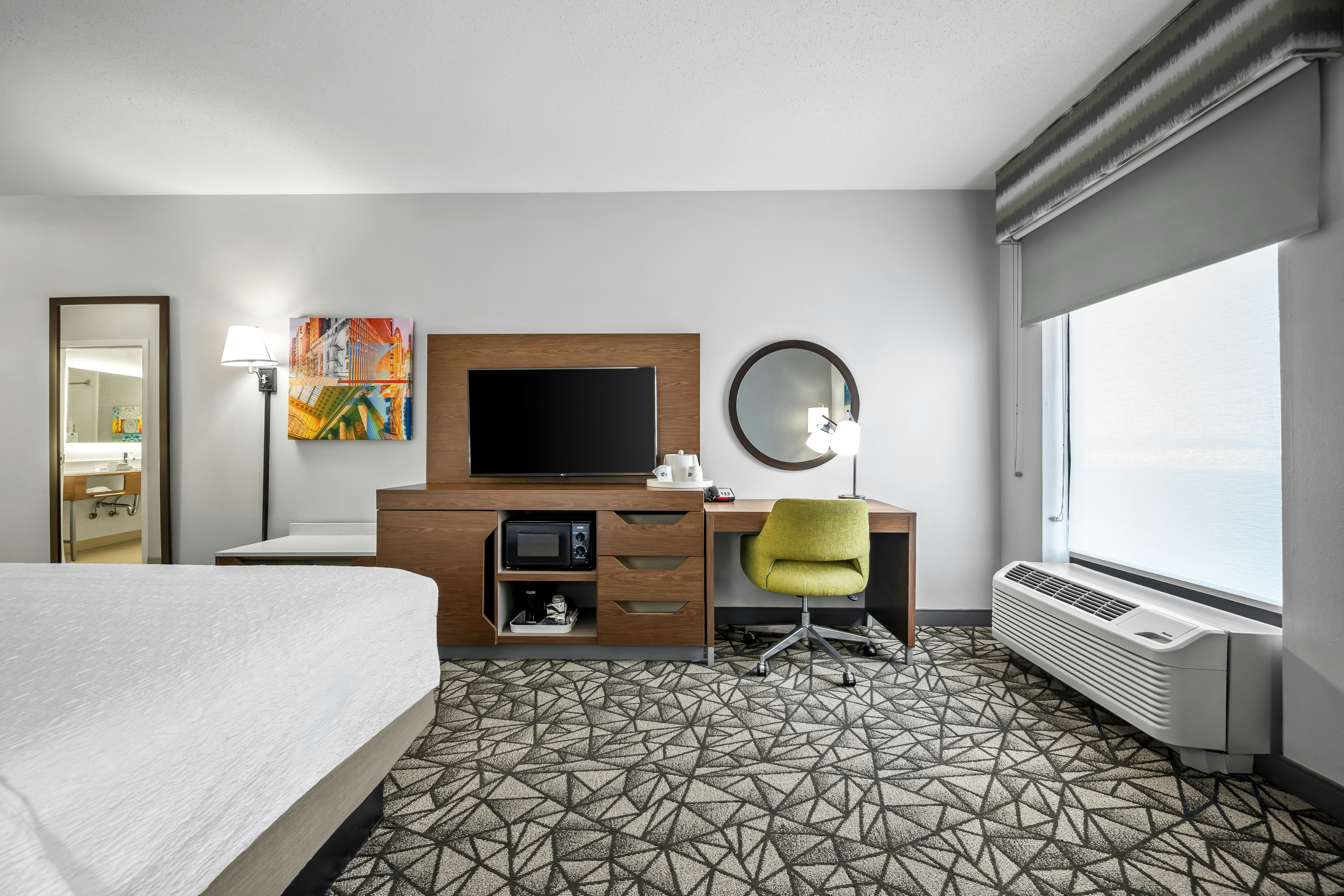 1 KING BED NONSMOKING