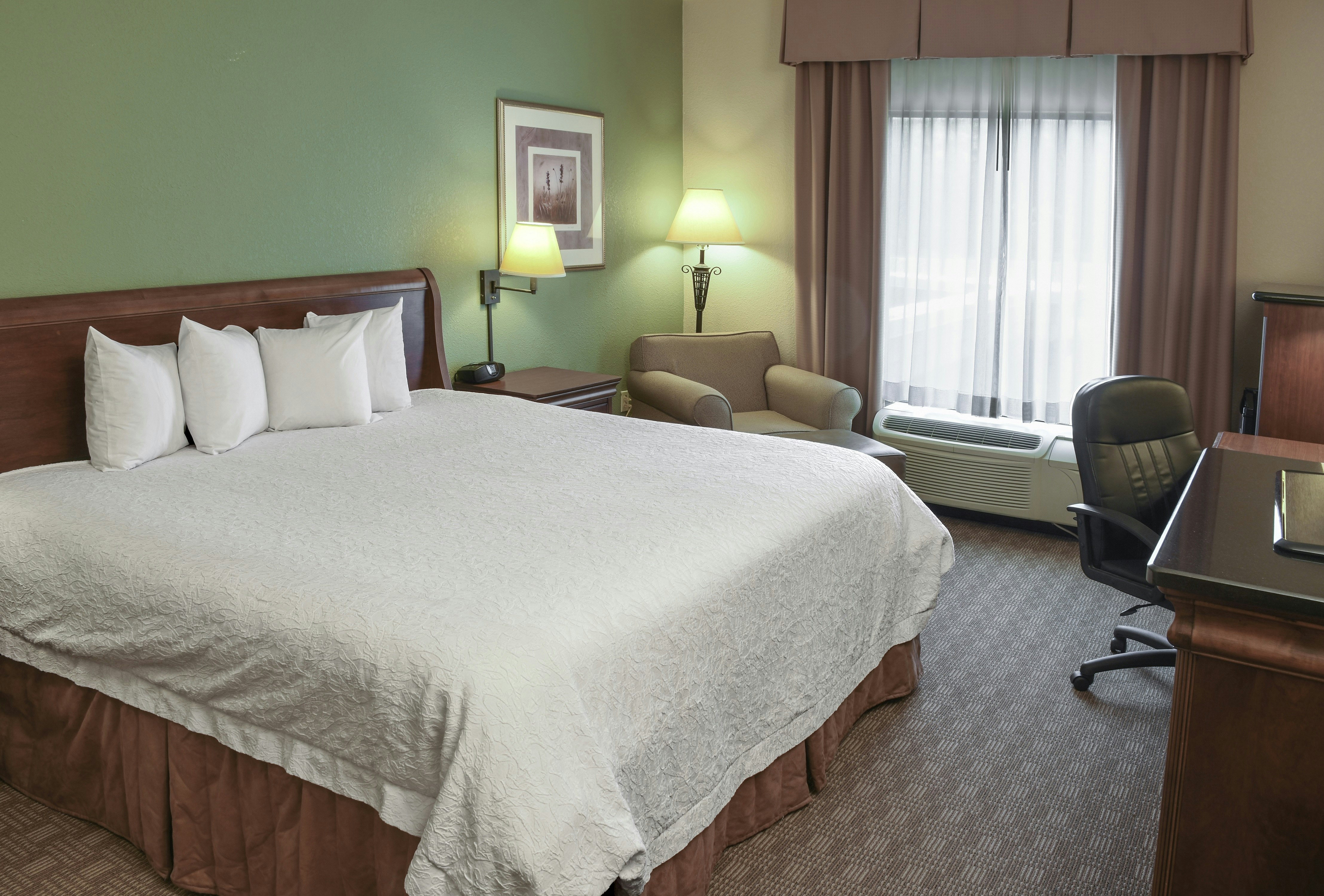 1 KING BED NONSMOKING