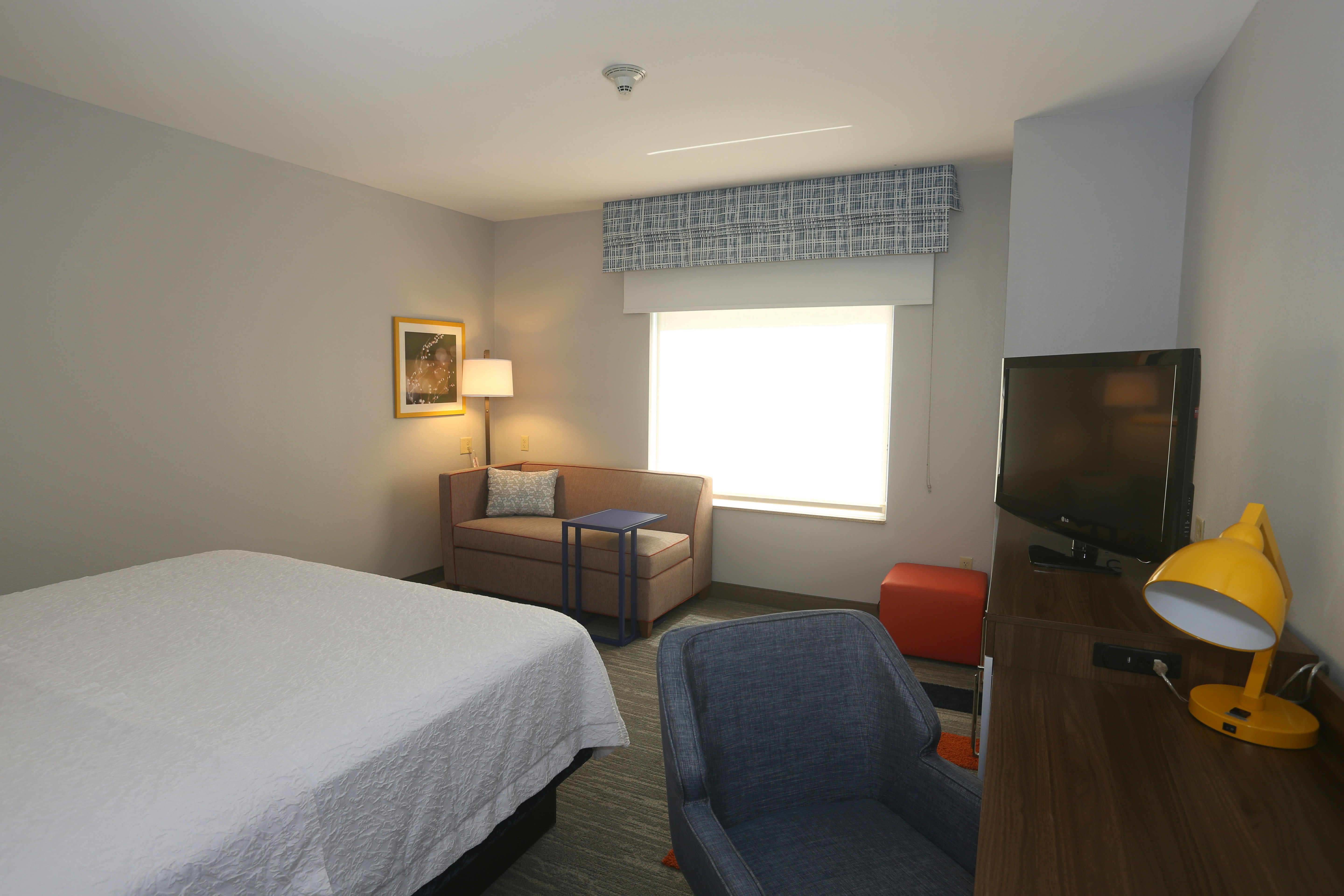 1 KING BED NONSMOKING