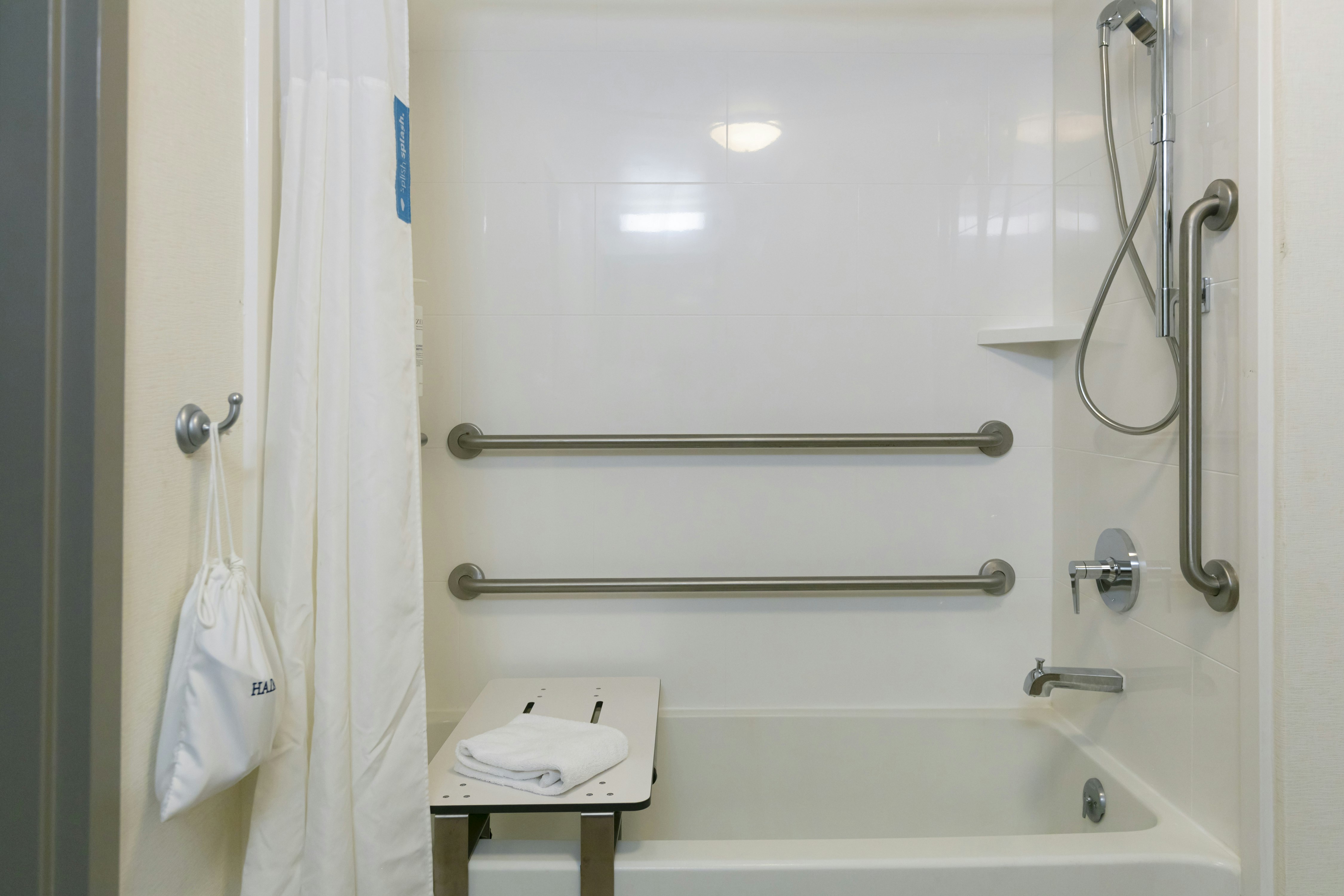 2 DBL ACCESSIBLE W/TUB NS