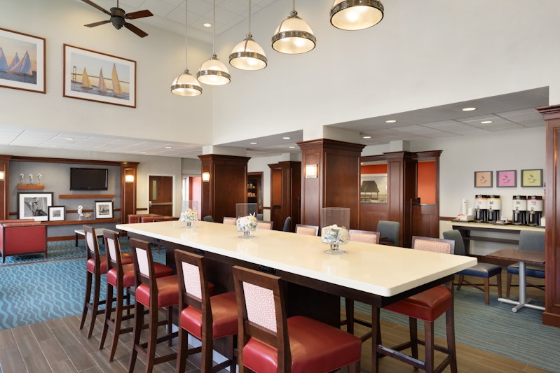 Hampton Inn & Suites Newport/Middletown
