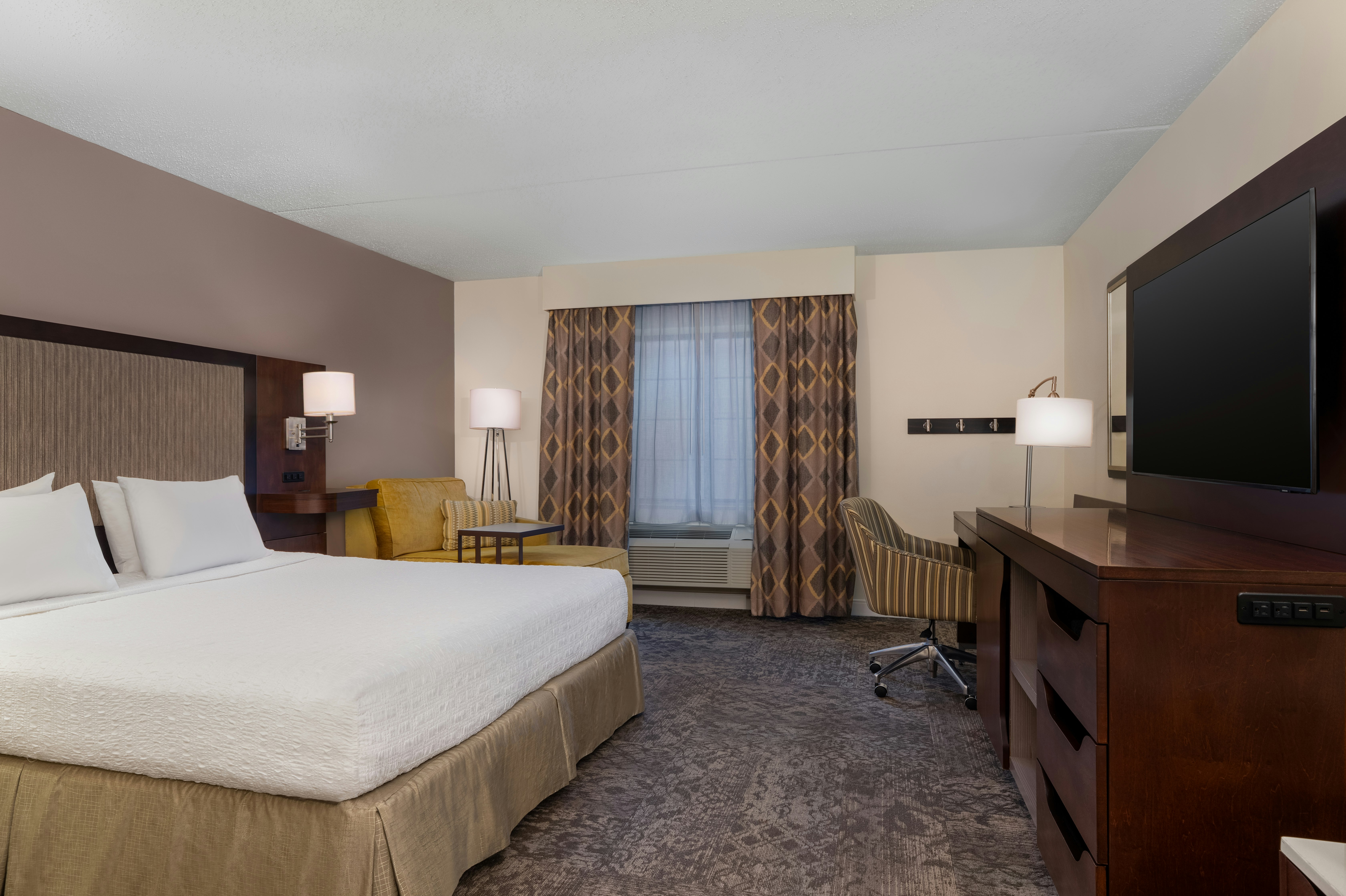 Hampton Inn & Suites Rockville Centre