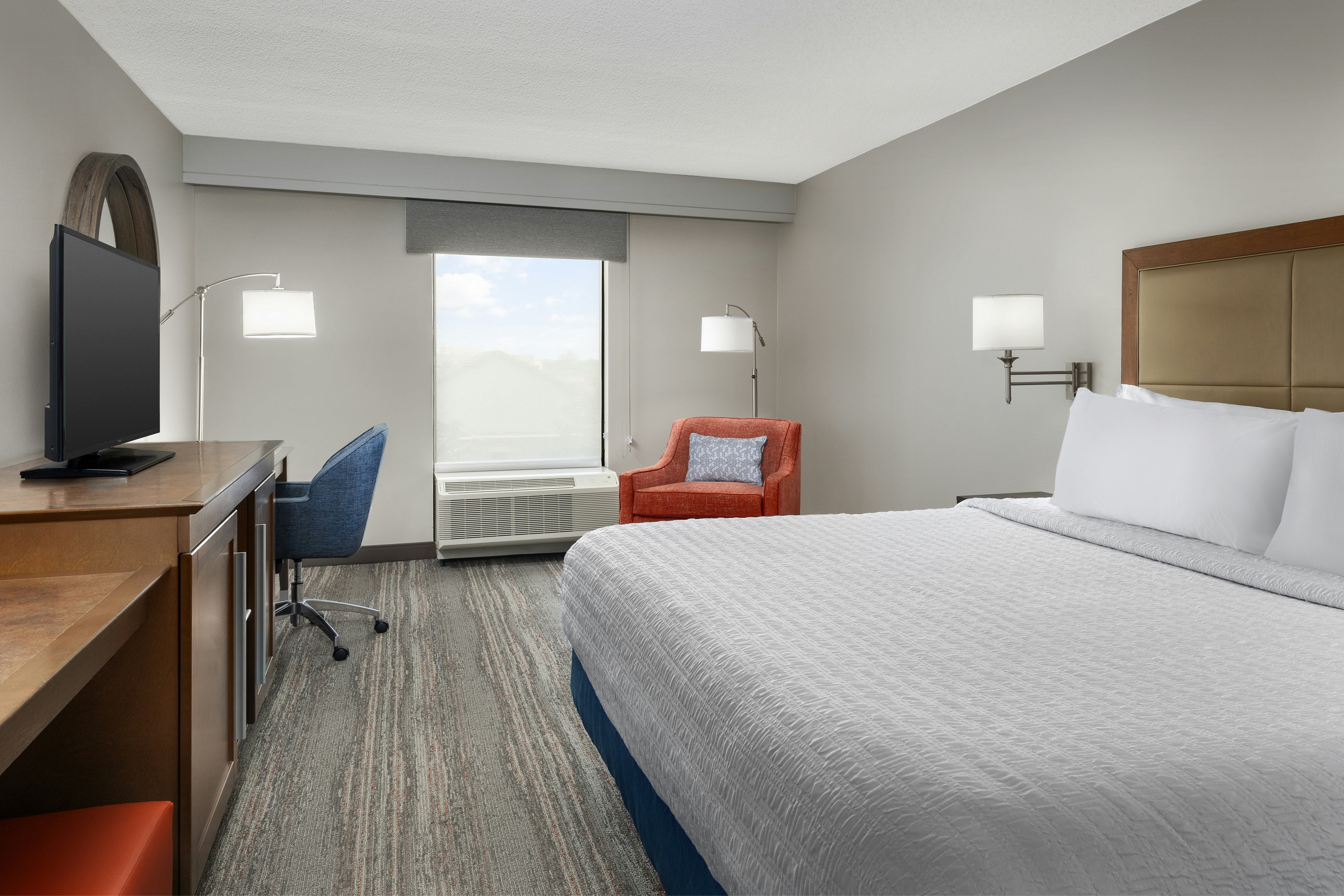 Hampton Inn & Suites Lake Mary at Colonial TownPark