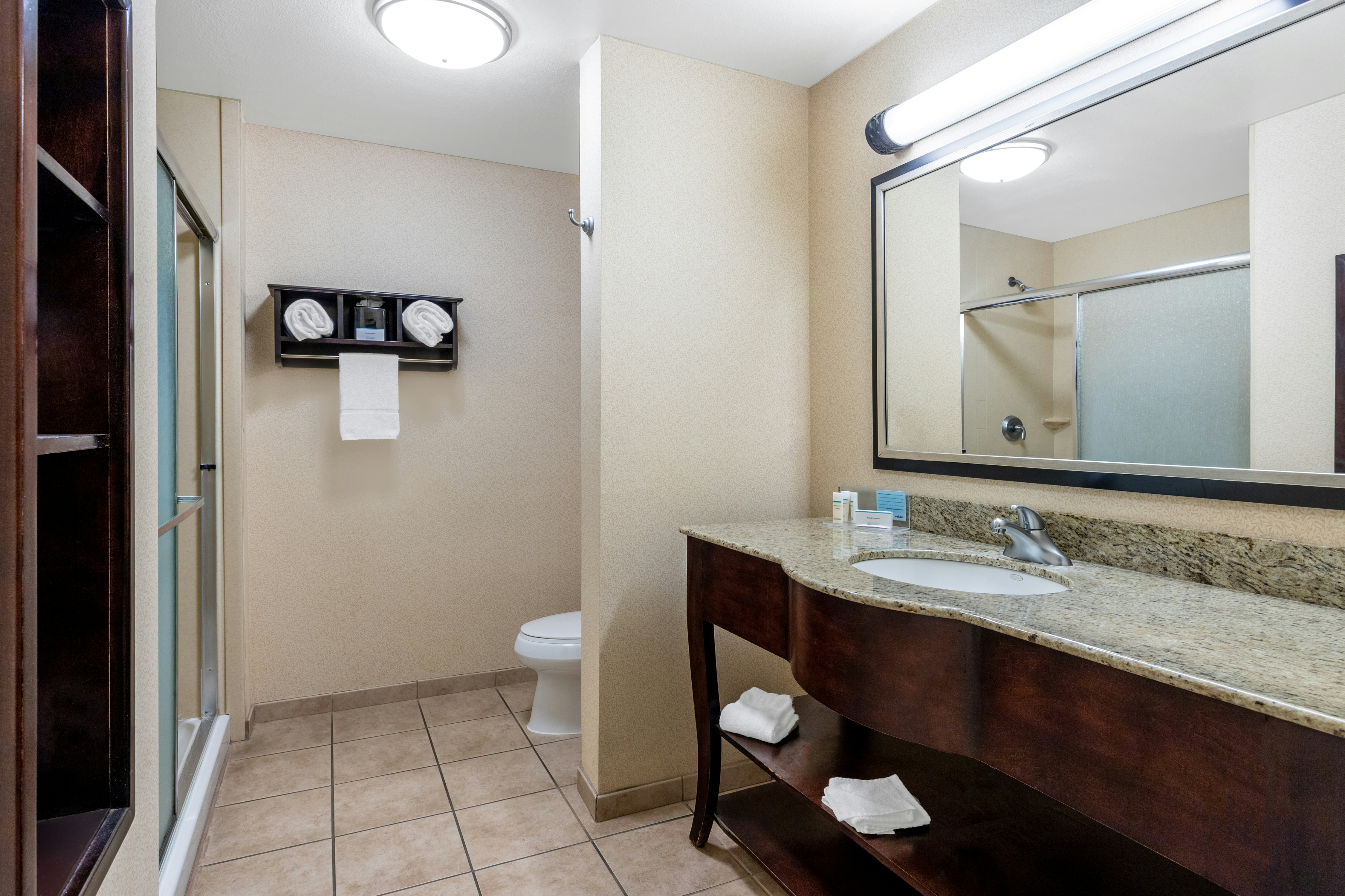 Hampton Inn & Suites Sacramento-Elk Grove Laguna 1-5