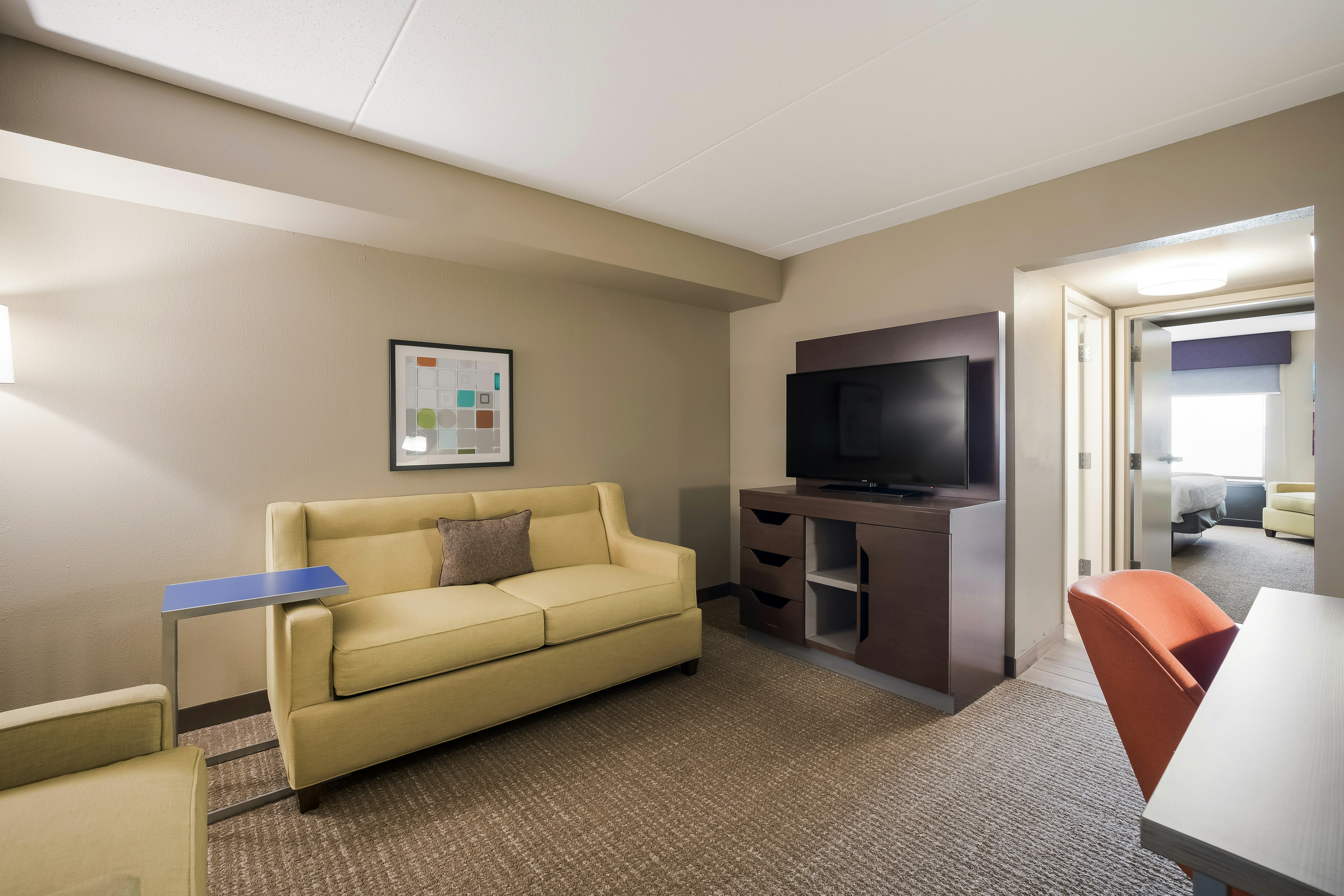1 KING 1BDRM SUITE NONSMOK