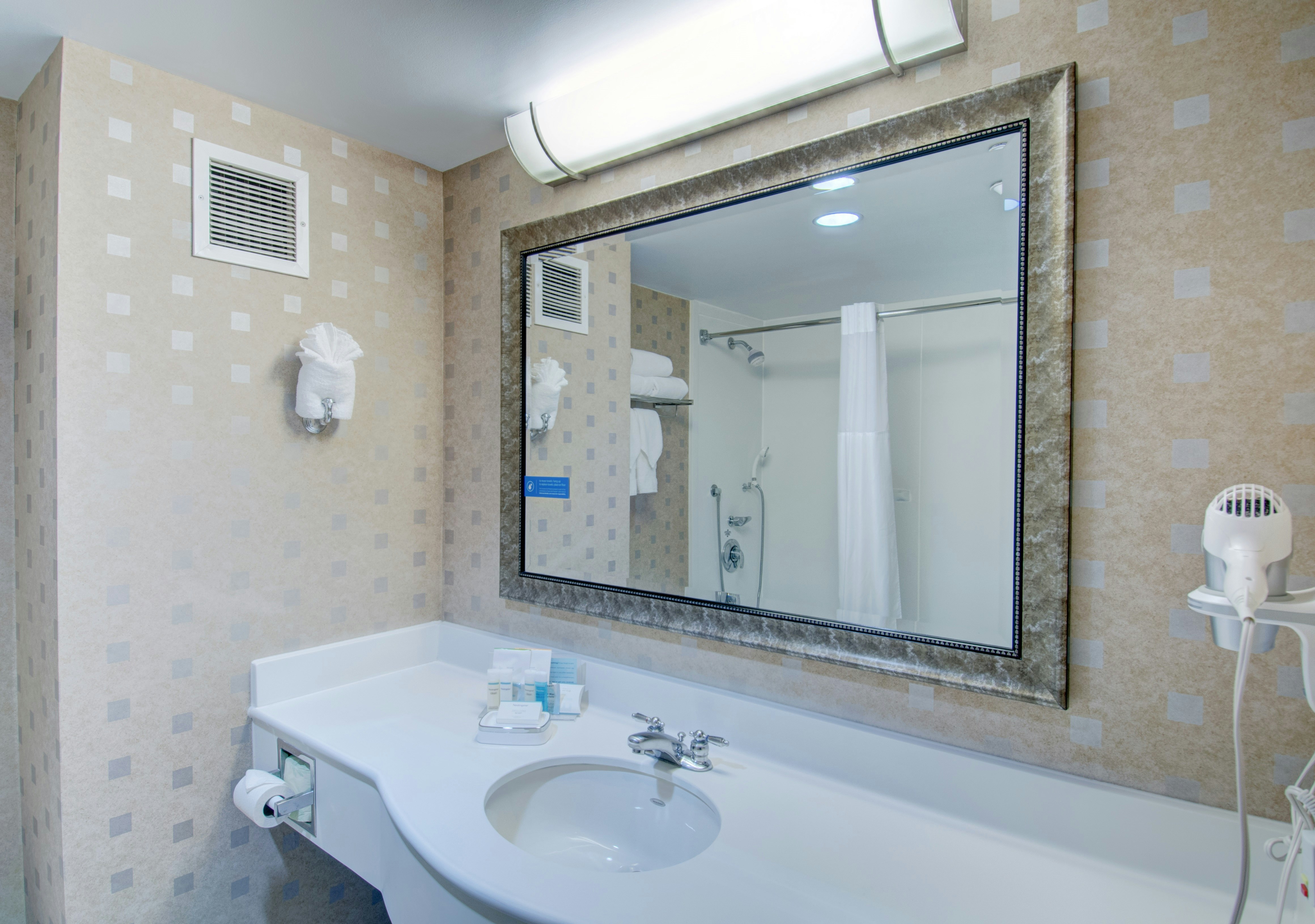 Hampton Inn & Suites Boston-Crosstown Center