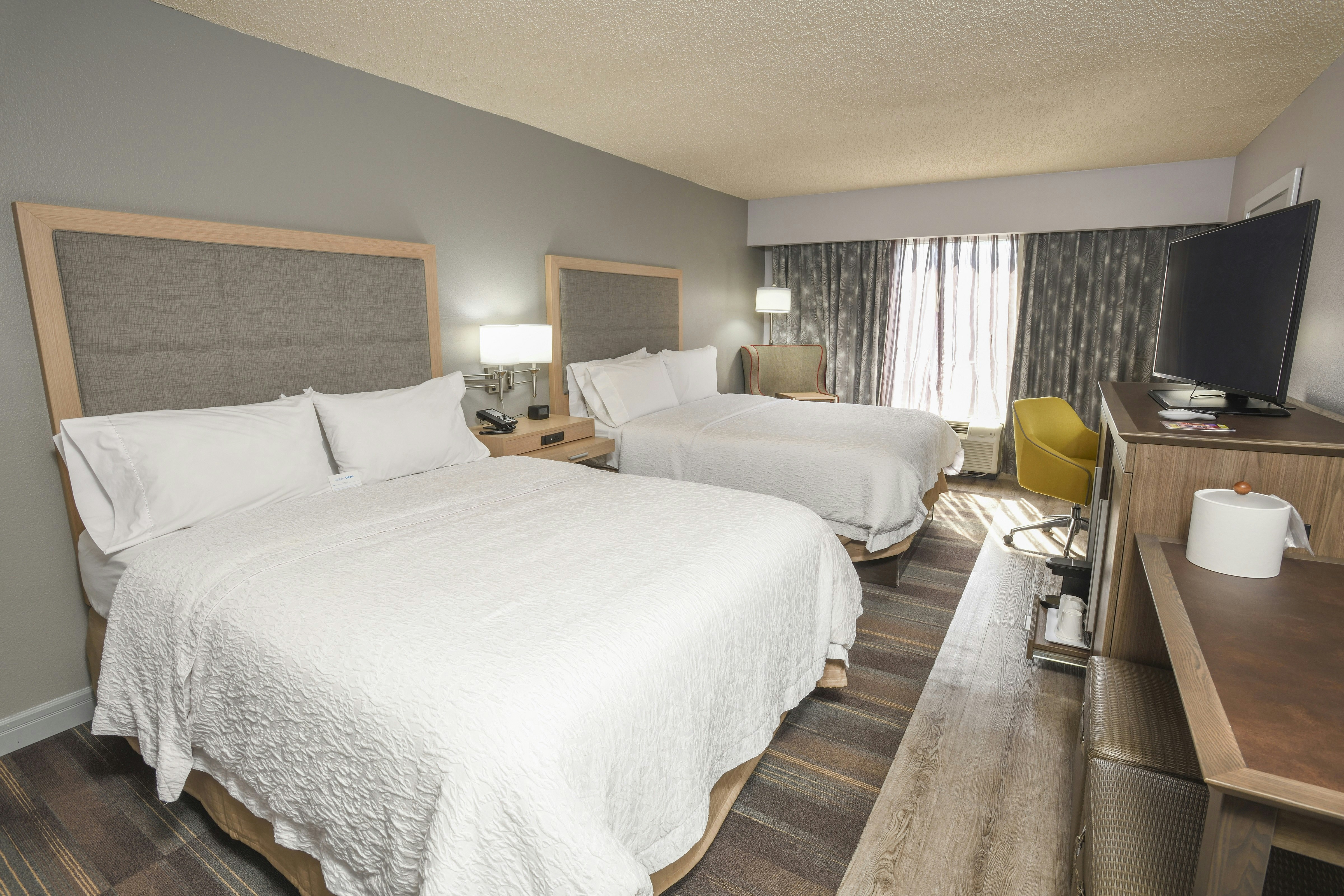 2 QUEEN BEDS NONSMOKING