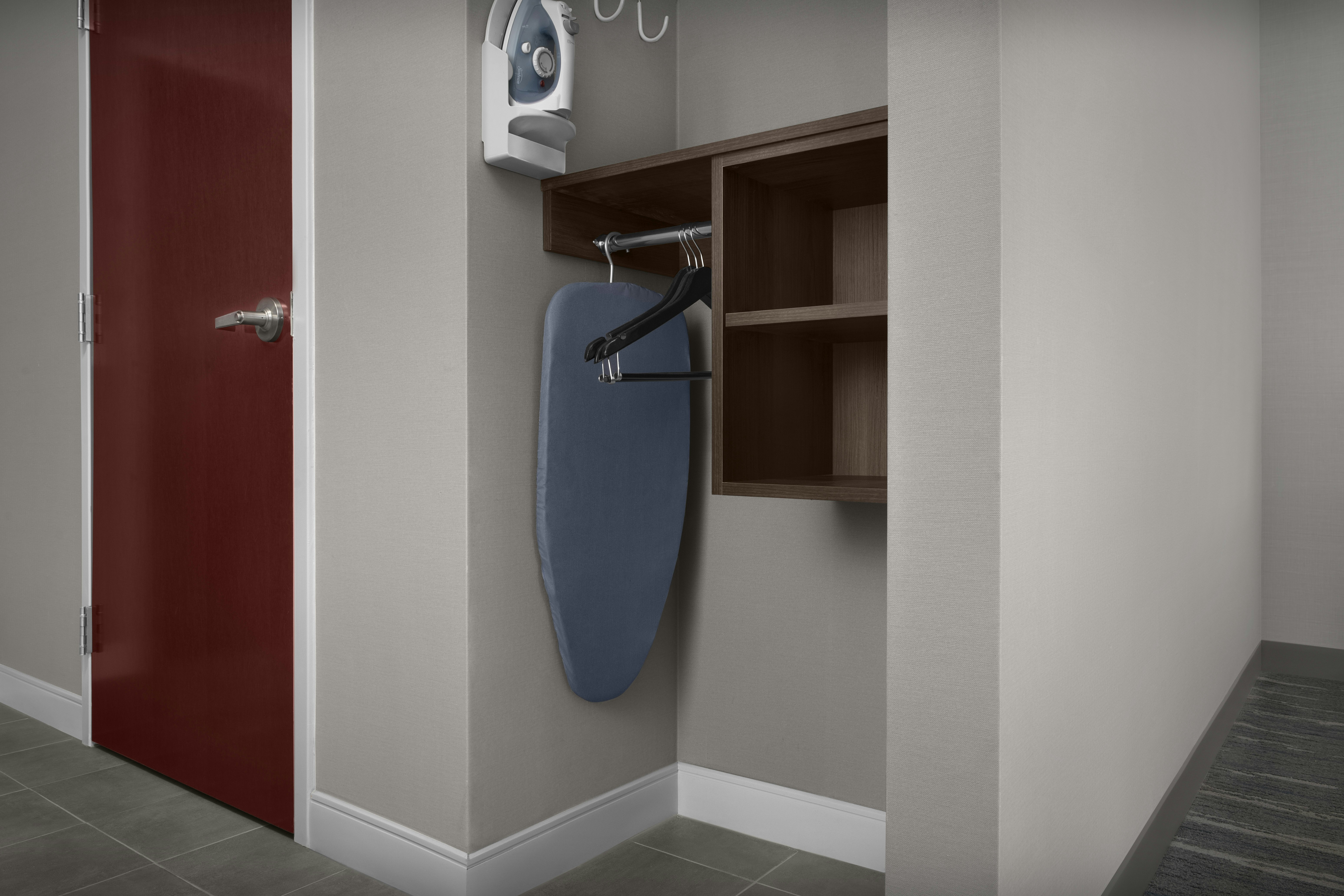 1 KNG ACCESSIBLE TUB NS