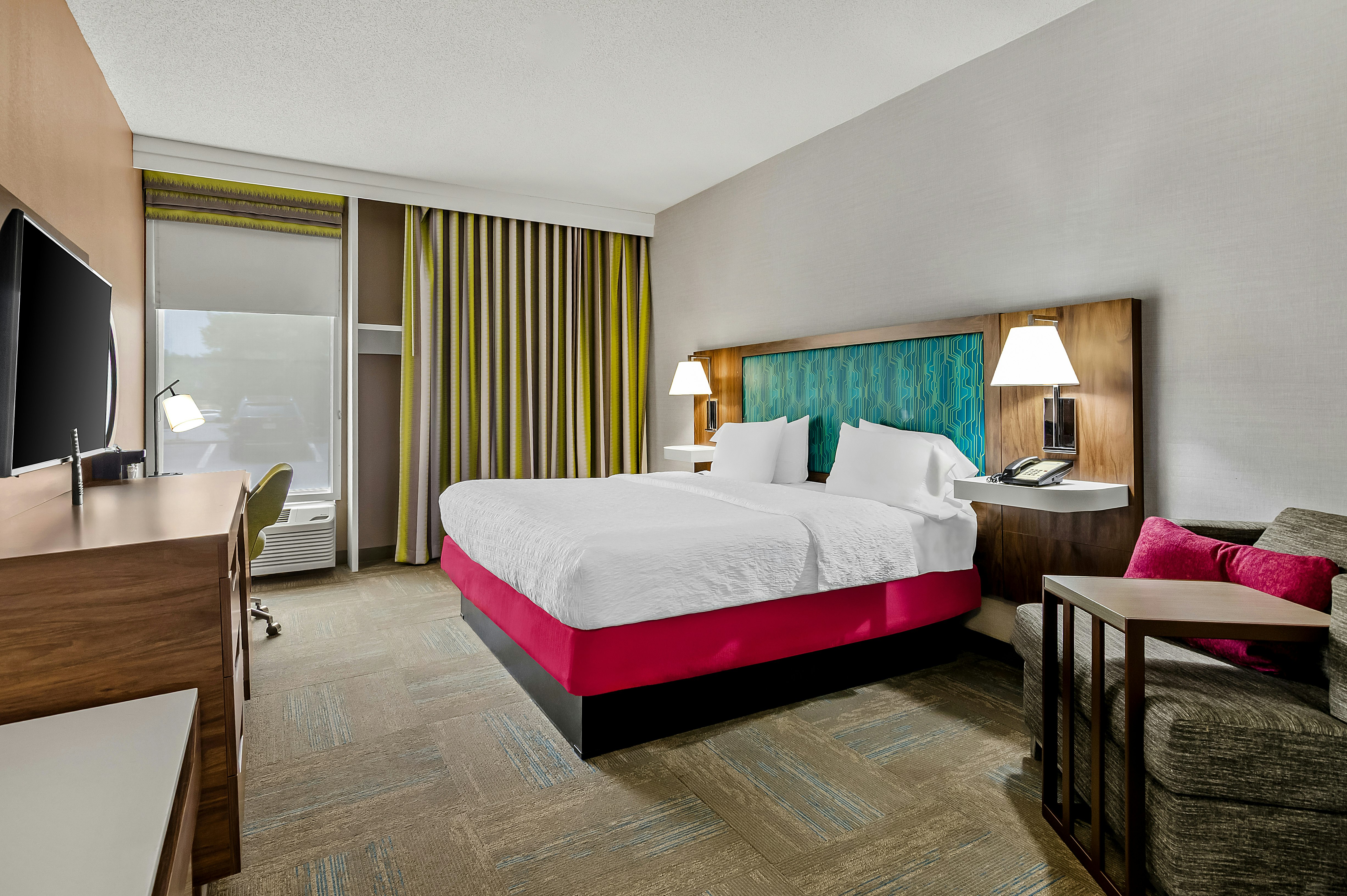 1 KING BED NONSMOKING