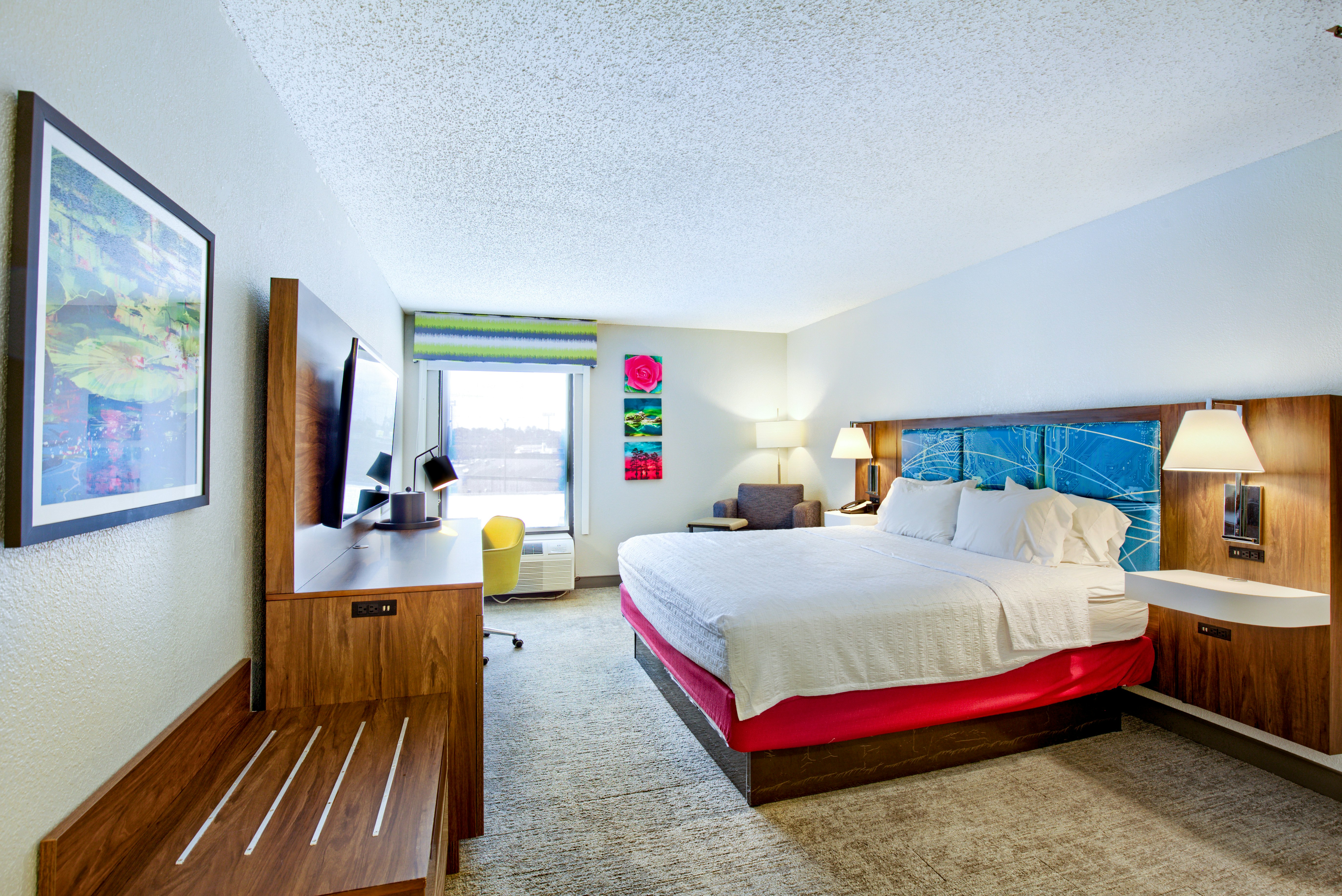 1 KING BED NONSMOKING