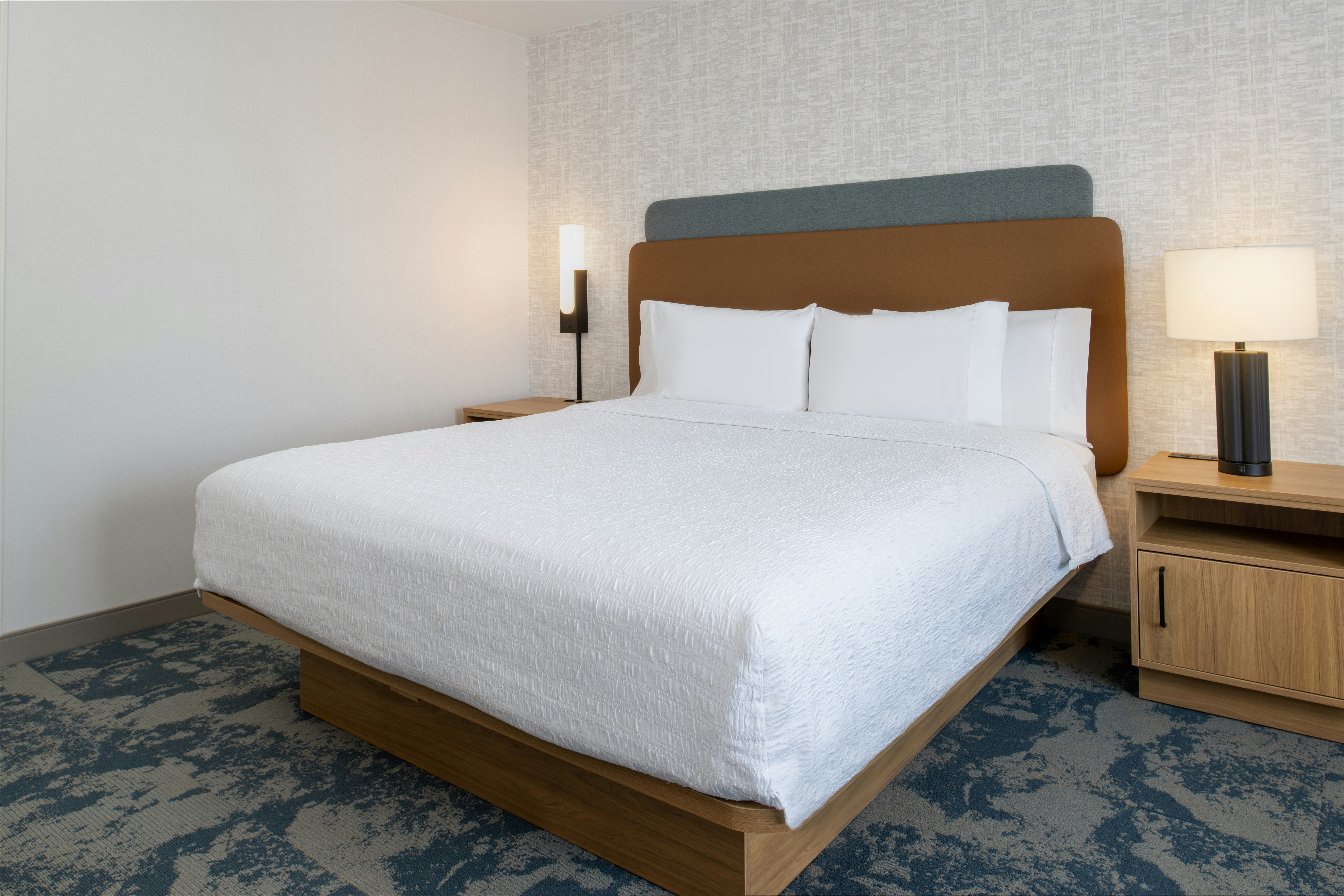1 KING BED NONSMOKING