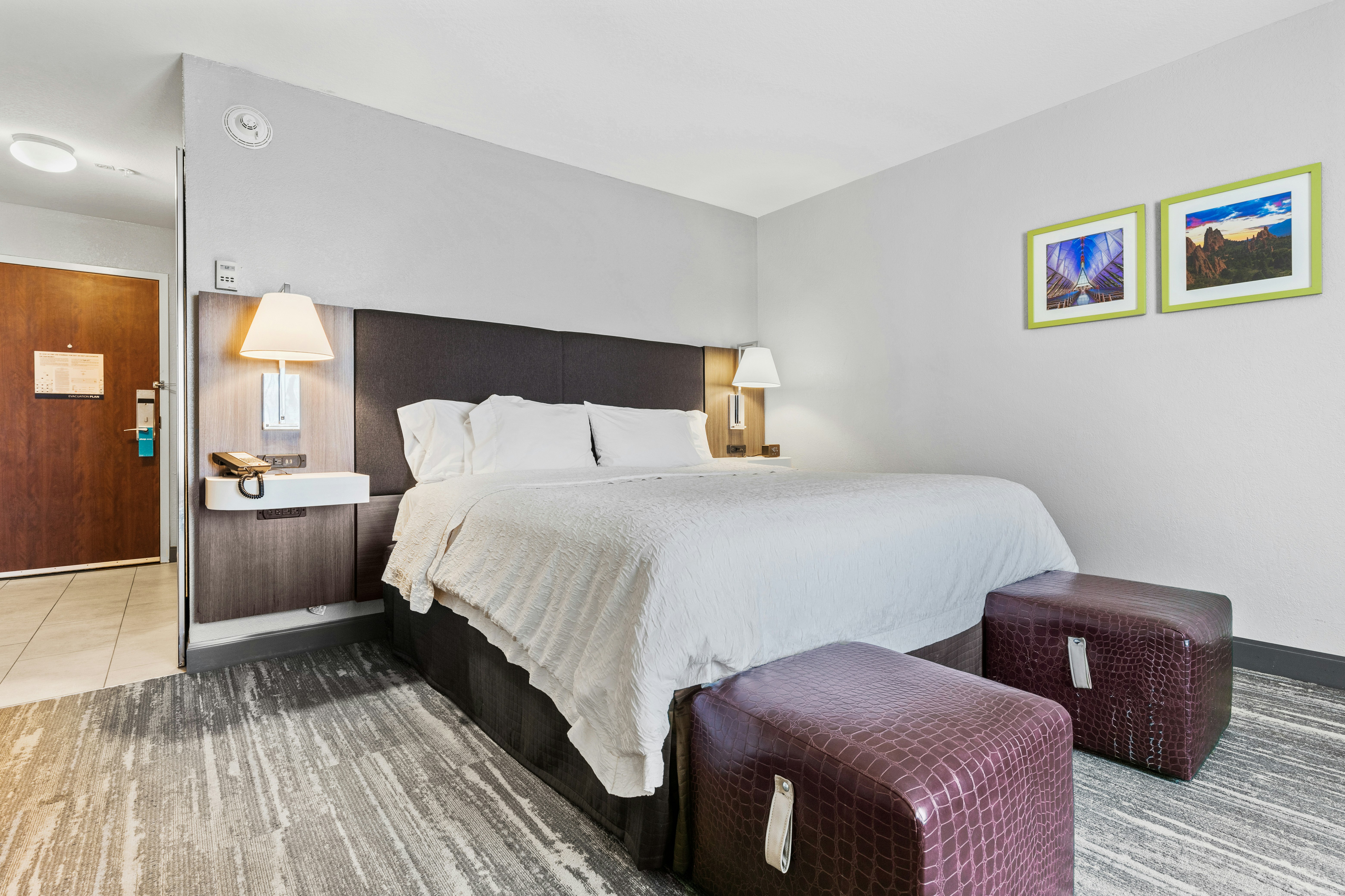1 KING BED NONSMOKING