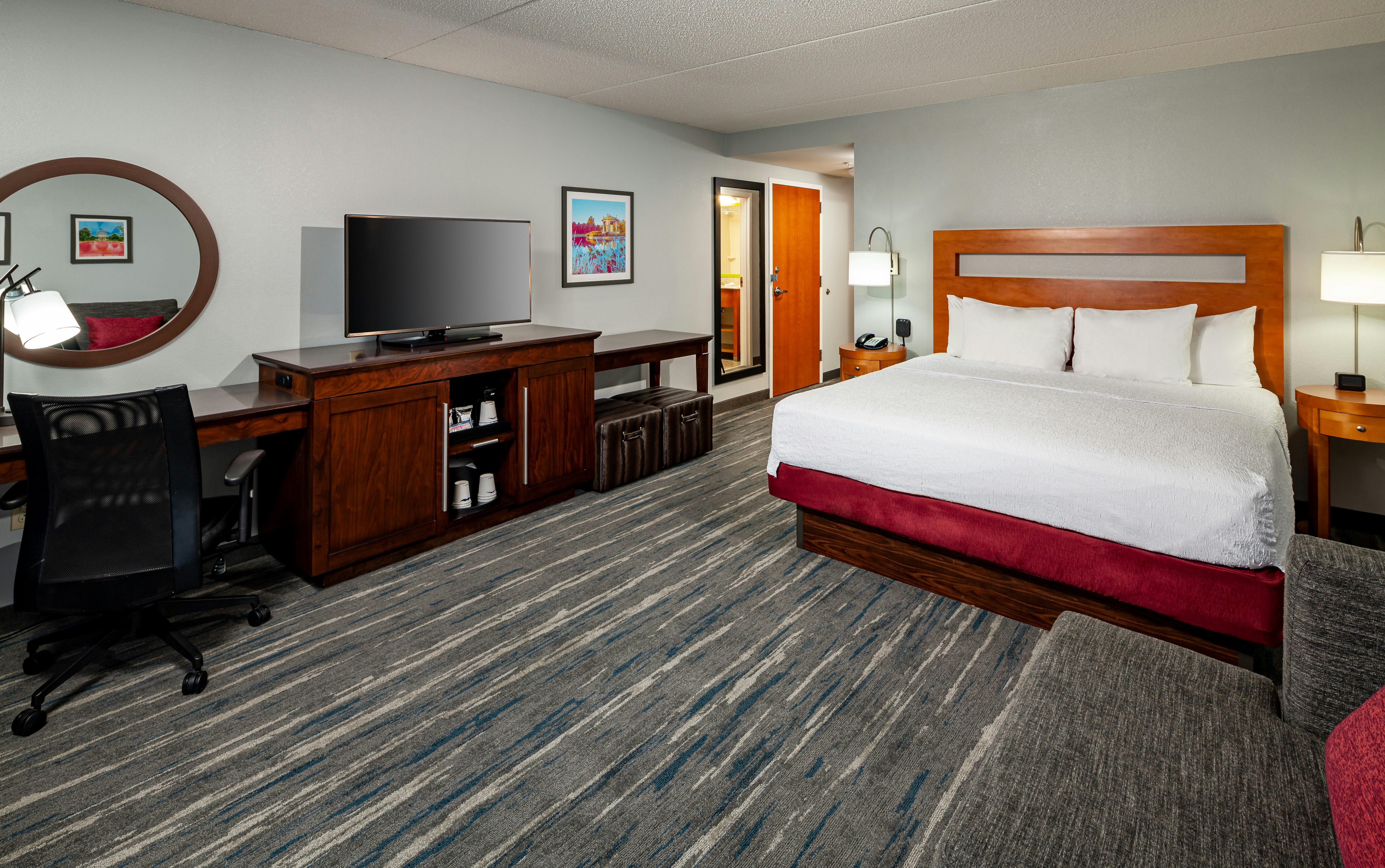 Hampton Inn & Suites St. Louis at Forest Park