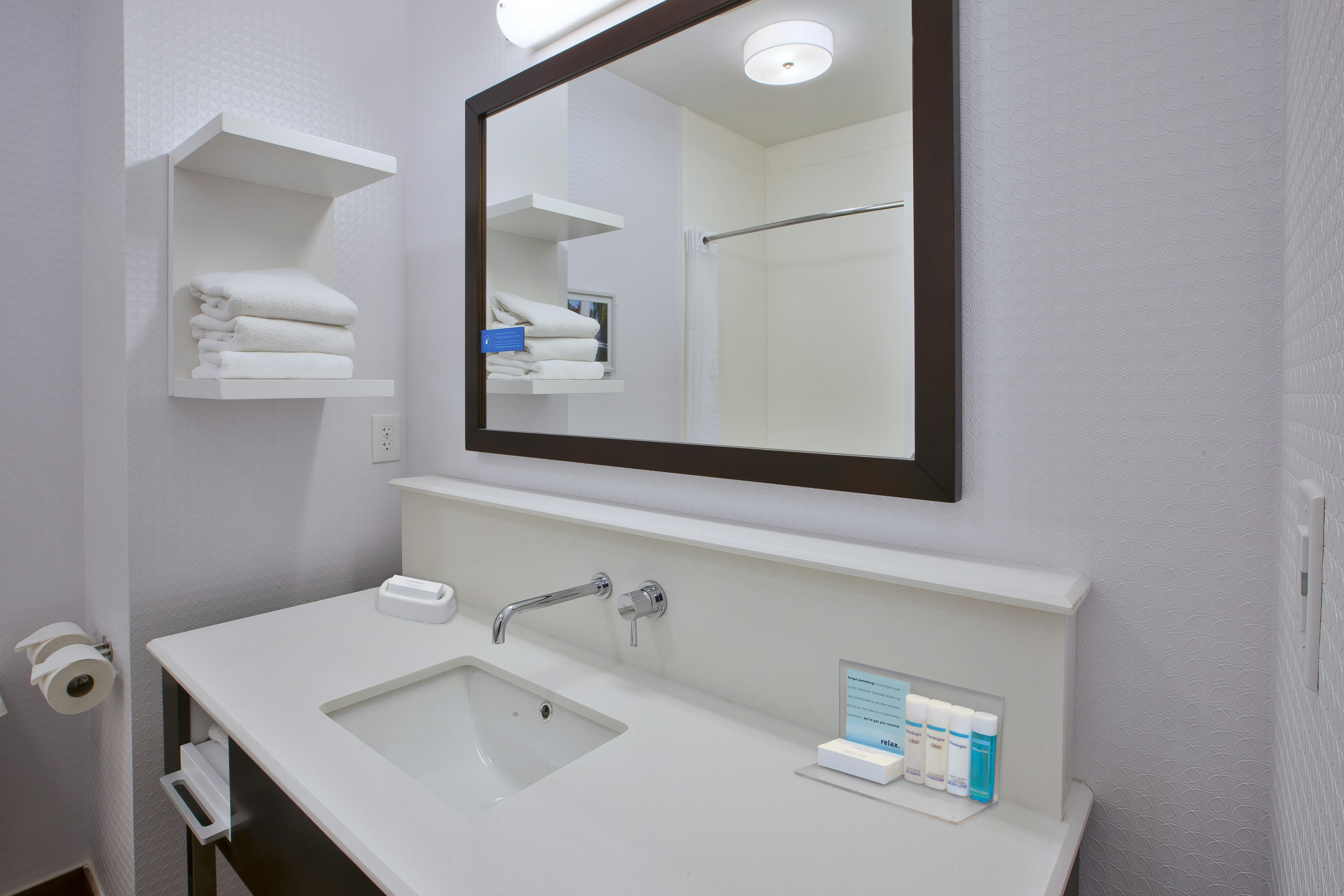 Hampton Inn by Hilton Commerce Novi