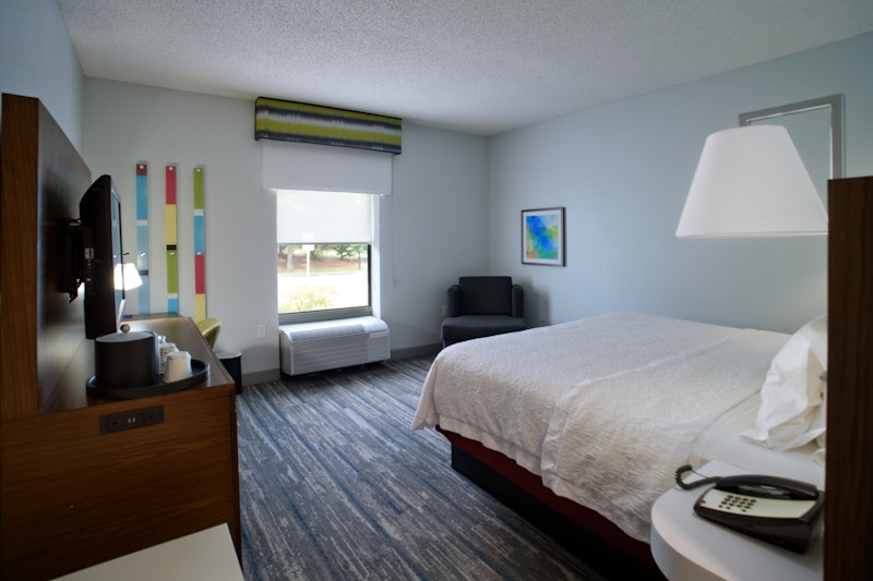 Hampton Inn – Comfortable Accommodations and Event Venue in E Lamar St GA