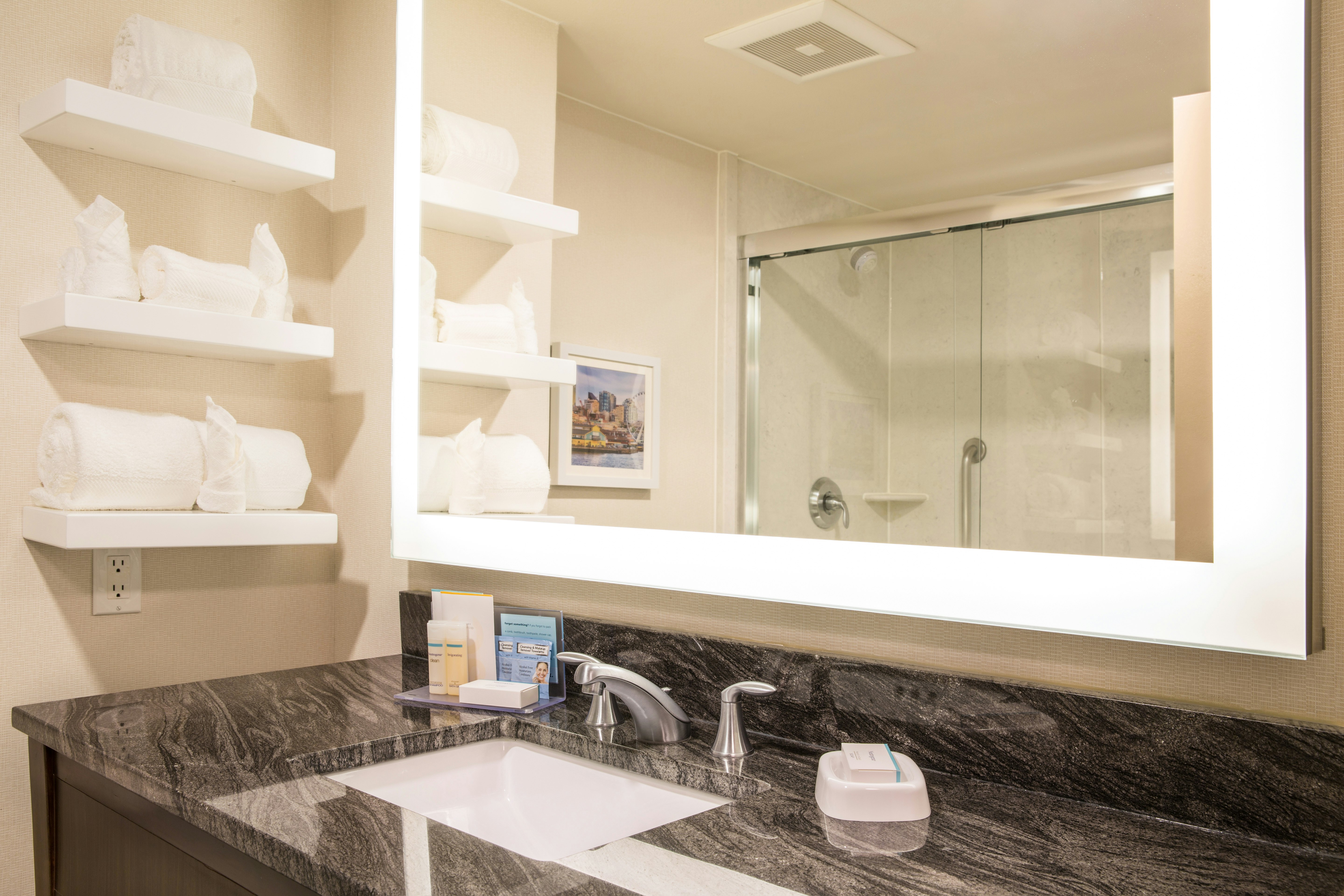 Hampton Inn & Suites Seattle-Downtown