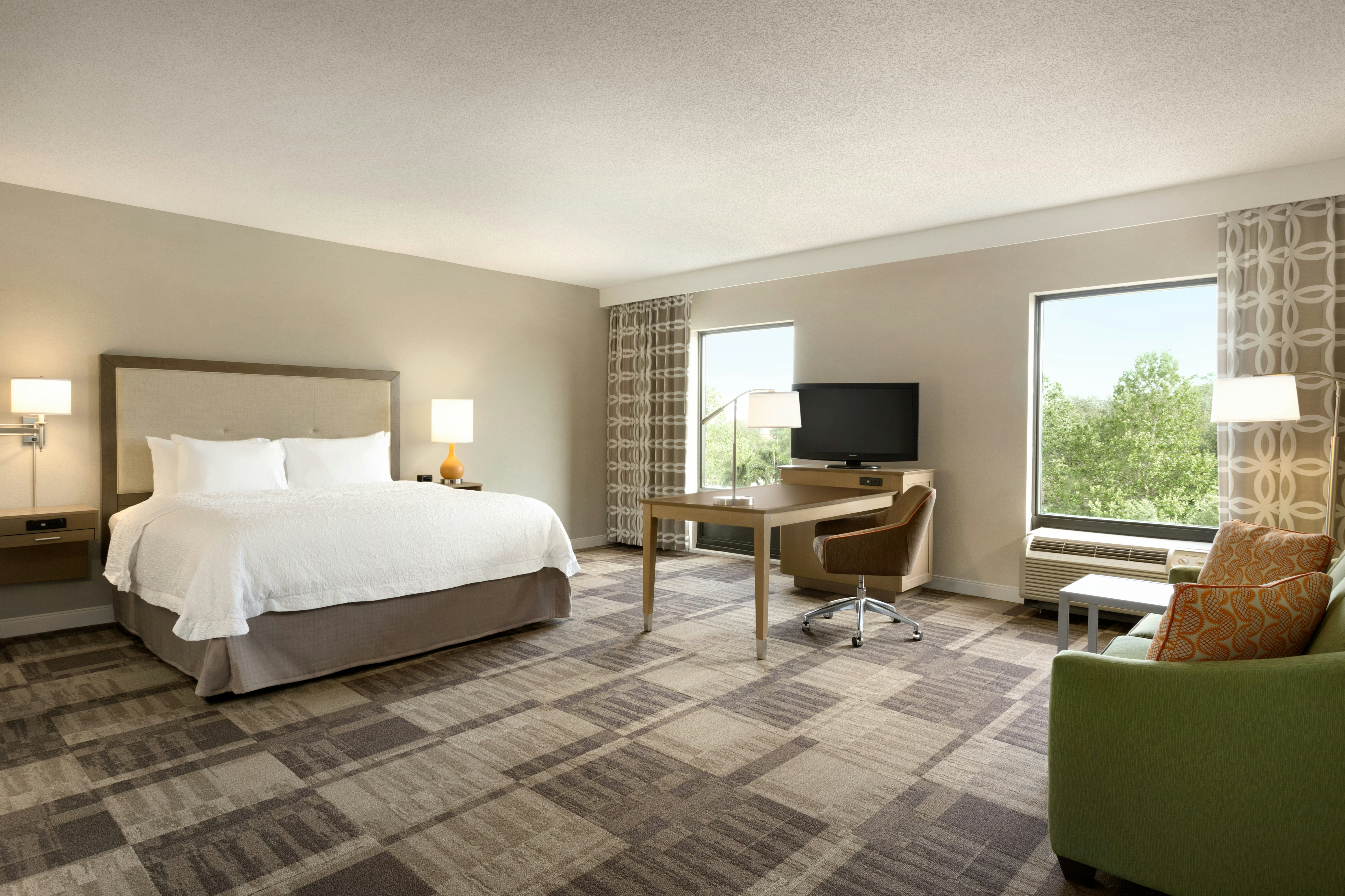 Hampton Inn & Suites Largo