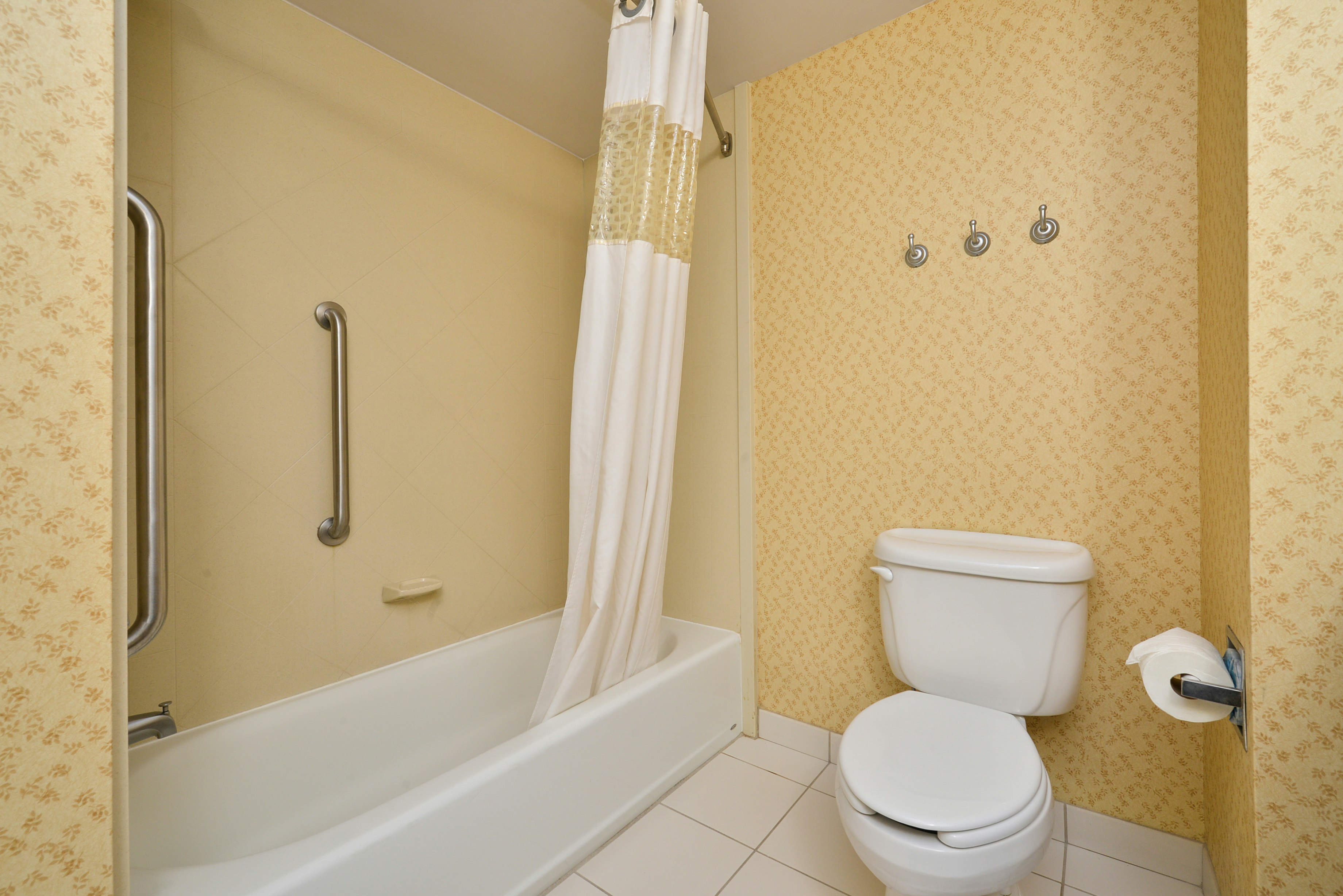 1 KNG ACCESSIBLE TUB NS