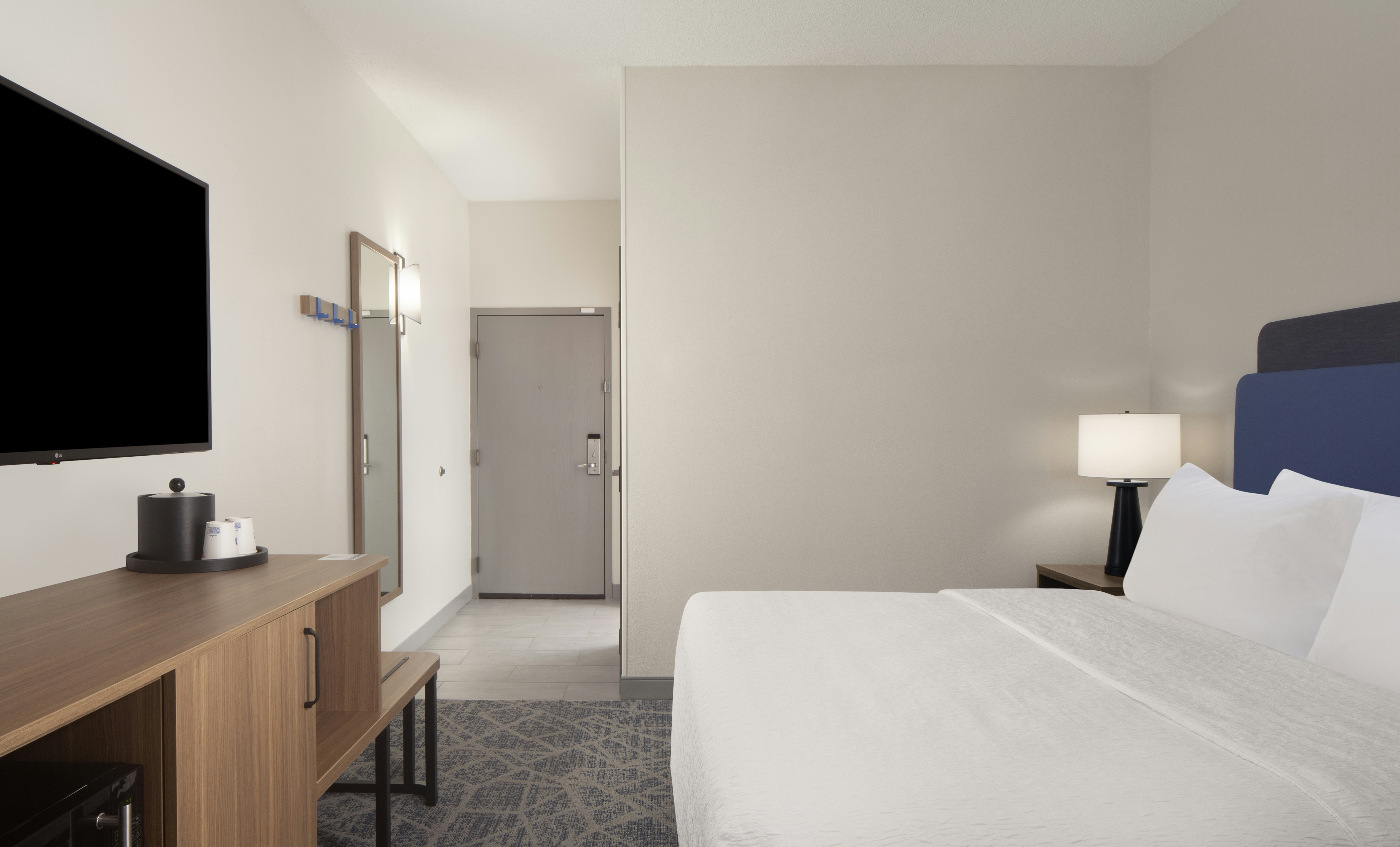 Party Venues in Florida – Hampton Inn & Suites Tampa-North: Tranquil Retreat