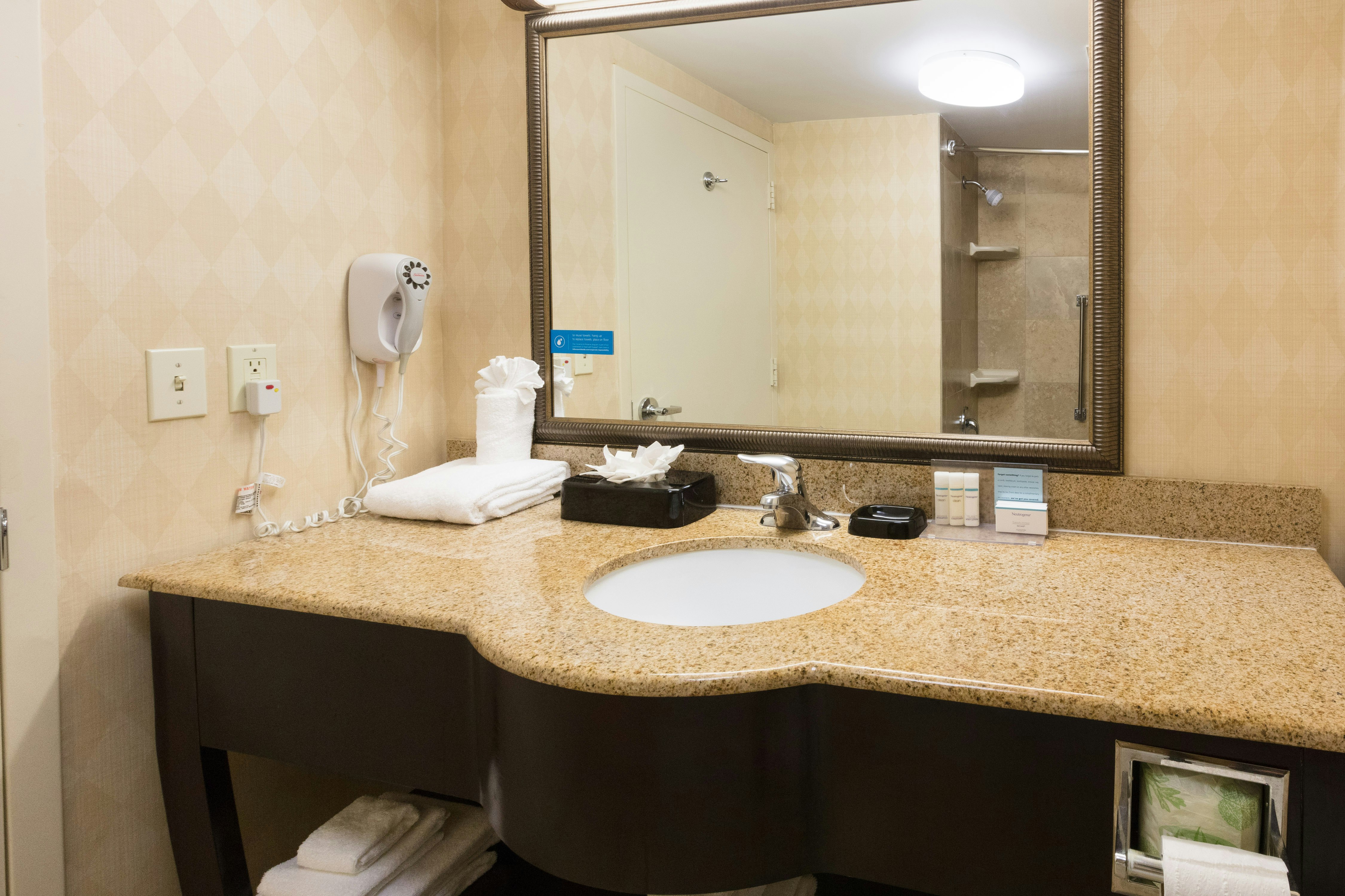Hampton Inn & Suites Jacksonville-Airport
