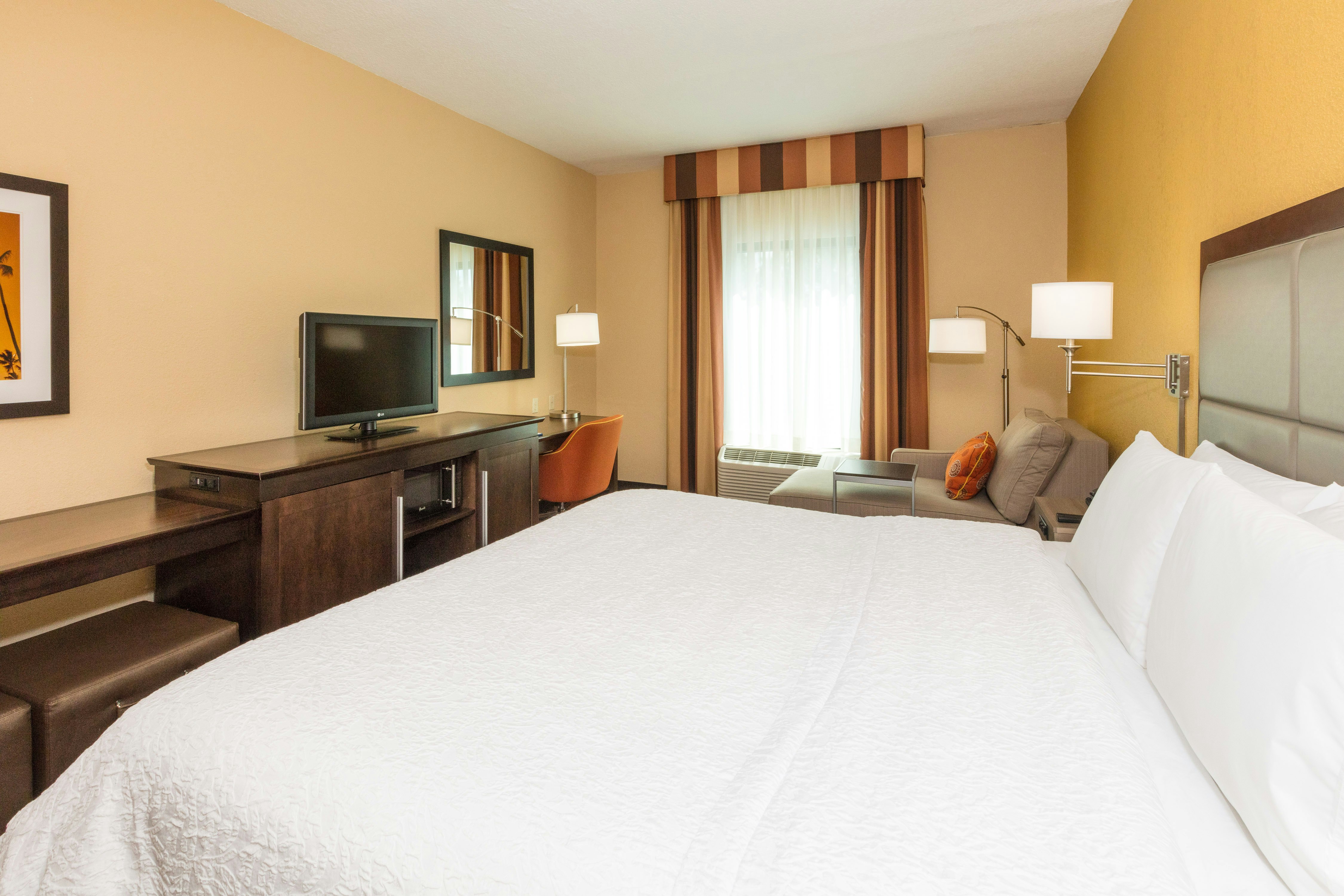 Hampton Inn & Suites Jacksonville-Airport