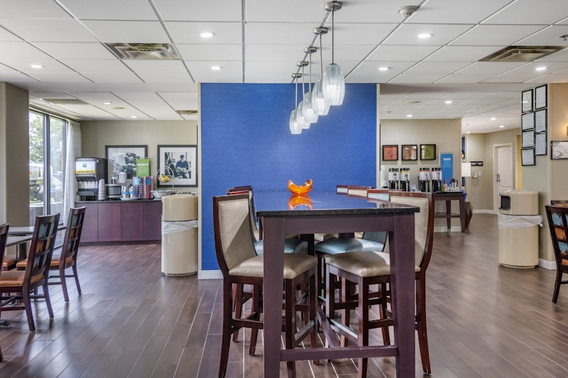 Hampton Inn Adel