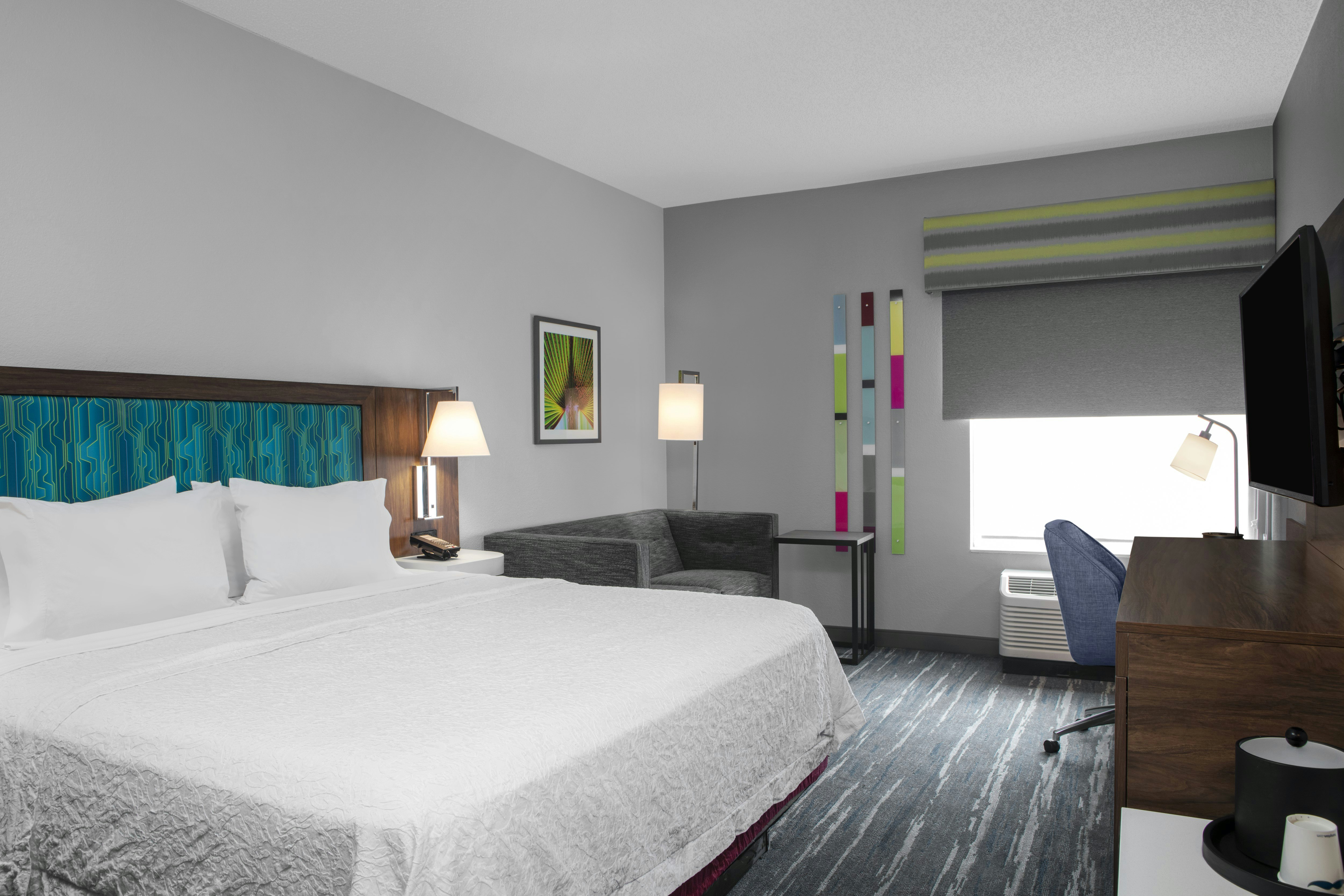 KING ROOM W/ SOFA BED NS